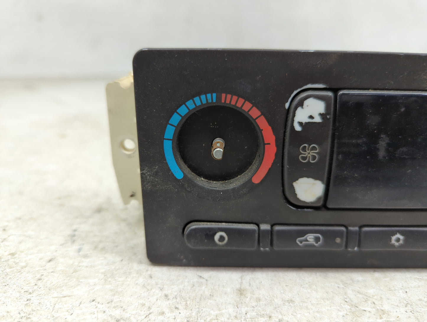 2003-2004 Gmc Yukon Climate Control Module Temperature AC/Heater Replacement Fits Fits 2003 2004 OEM Used Auto Parts - Oemus