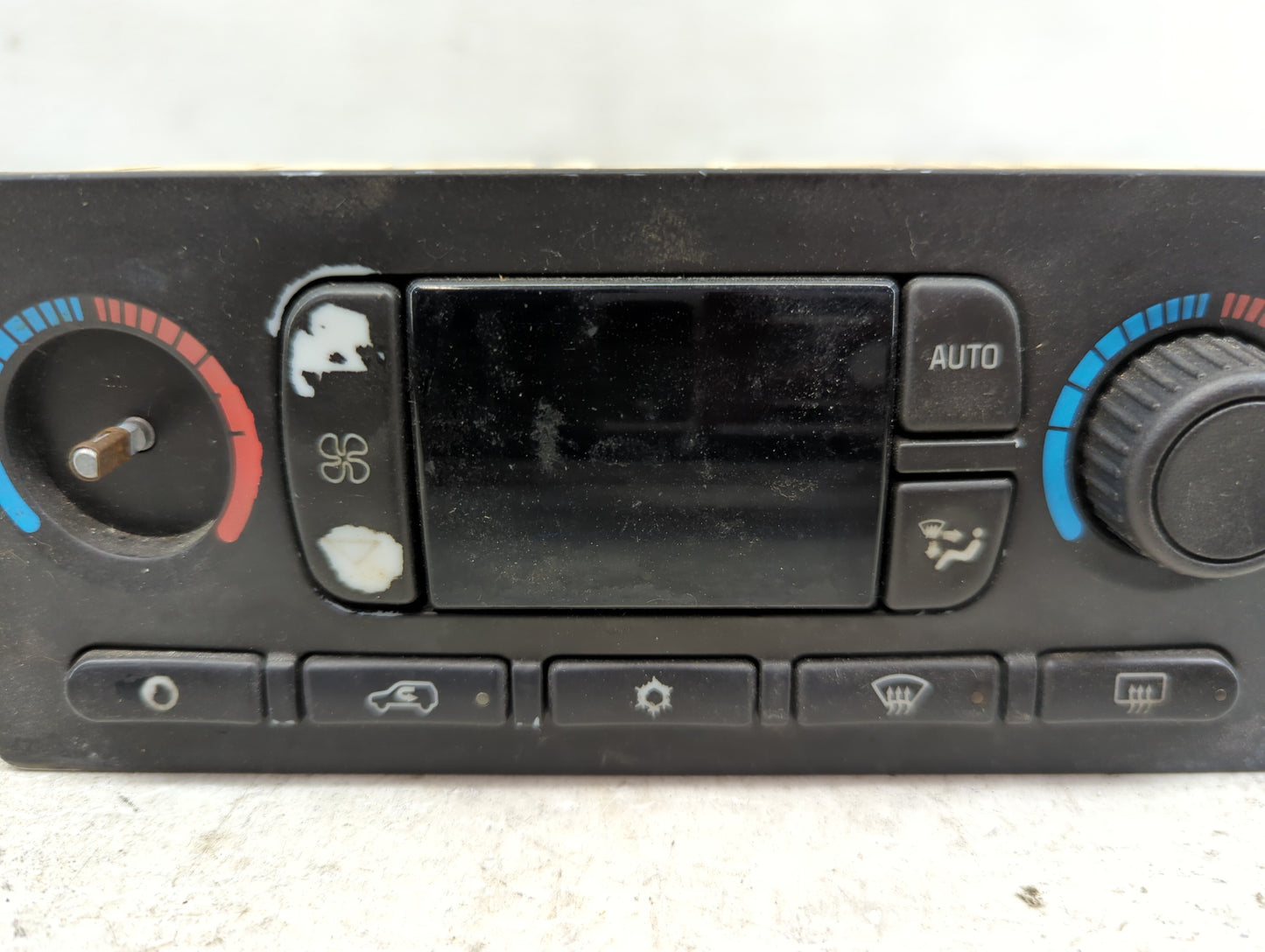 2003-2004 Gmc Yukon Climate Control Module Temperature AC/Heater Replacement Fits Fits 2003 2004 OEM Used Auto Parts - Oemus