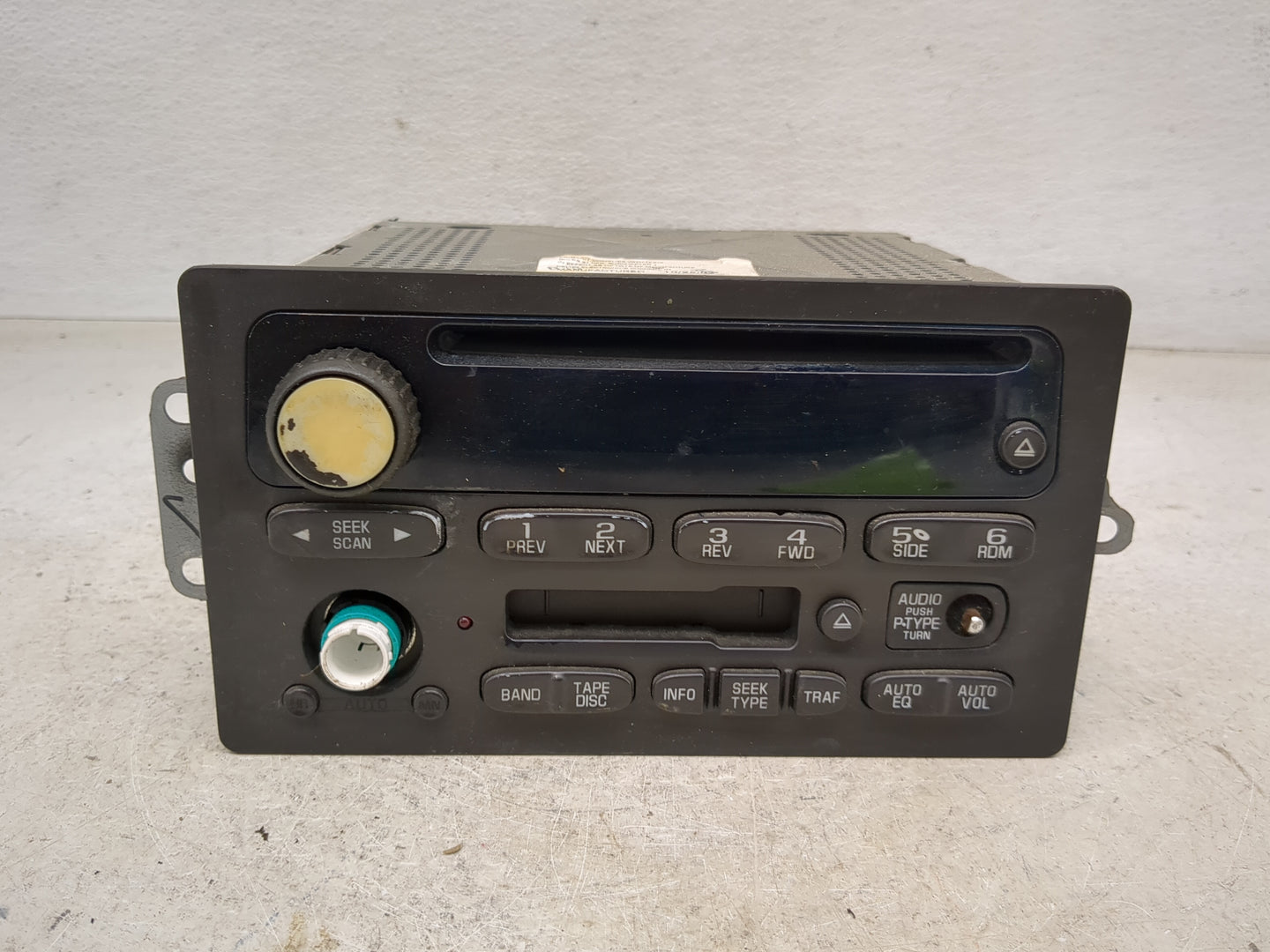 2003-2005 Gmc Yukon Radio AM FM Cd Player Receiver Replacement Fits Fits 2003 2004 2005 OEM Used Auto Parts - Oemusedautopar