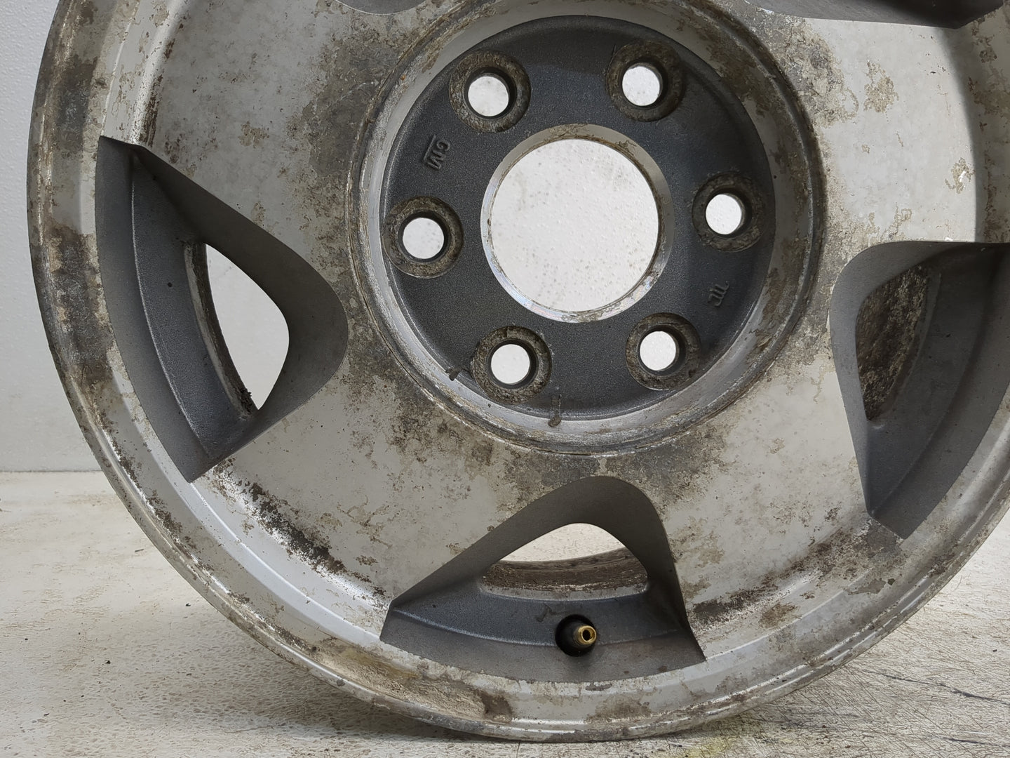 1992-1999 Gmc Yukon Oem Wheel Rim 1169010 - Oemusedautoparts1.com
