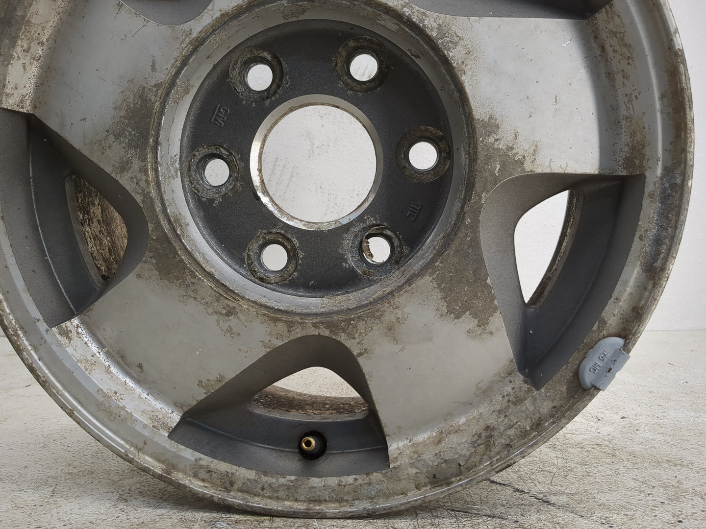 1992-1999 Gmc Yukon Oem Wheel Rim 1169022 - Oemusedautoparts1.com
