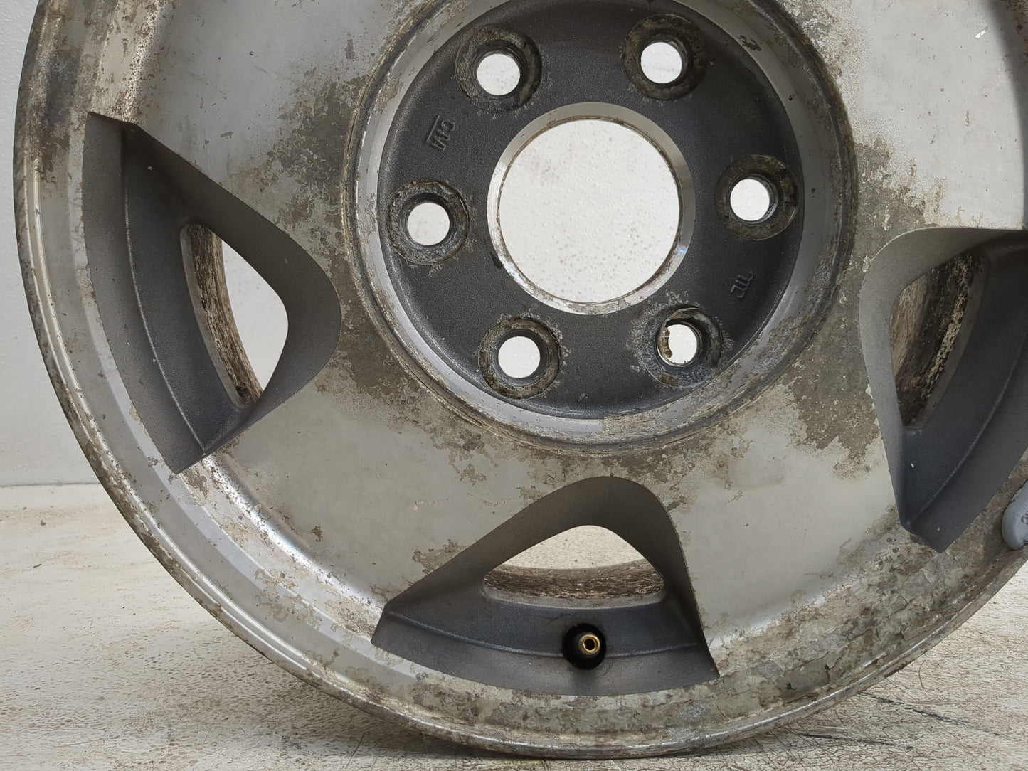 1992-1999 Gmc Yukon Oem Wheel Rim - Oemusedautoparts1.com