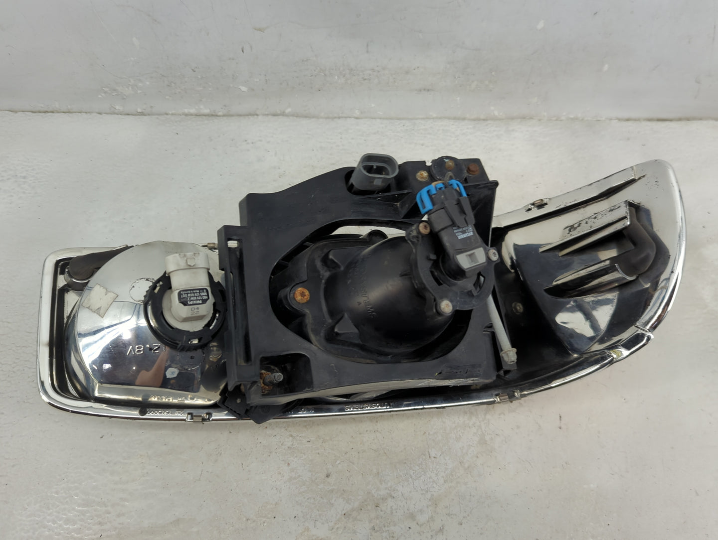 2001-2006 Gmc Yukon Driver Left Oem Head Light Headlight Lamp - Oemusedautoparts1.com