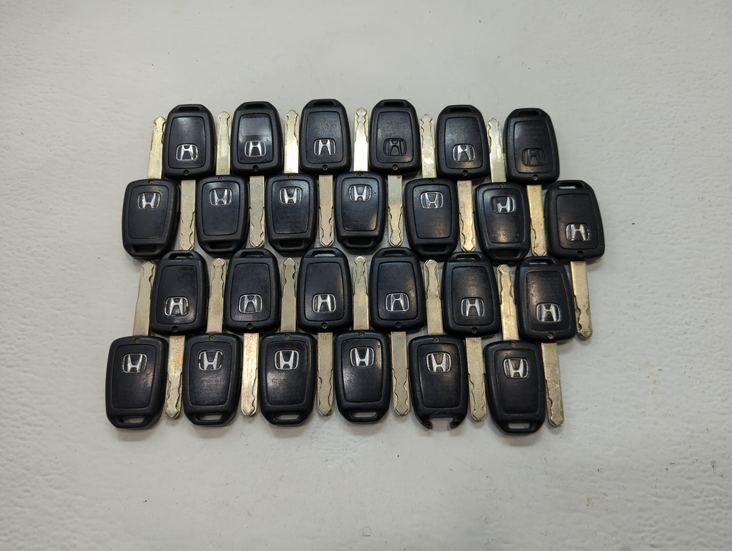 Lot of 25 Honda Keyless Entry Remote Fob MLBHLIK6-1T | MLBHLIK6-1TA - Oemusedautoparts1.com