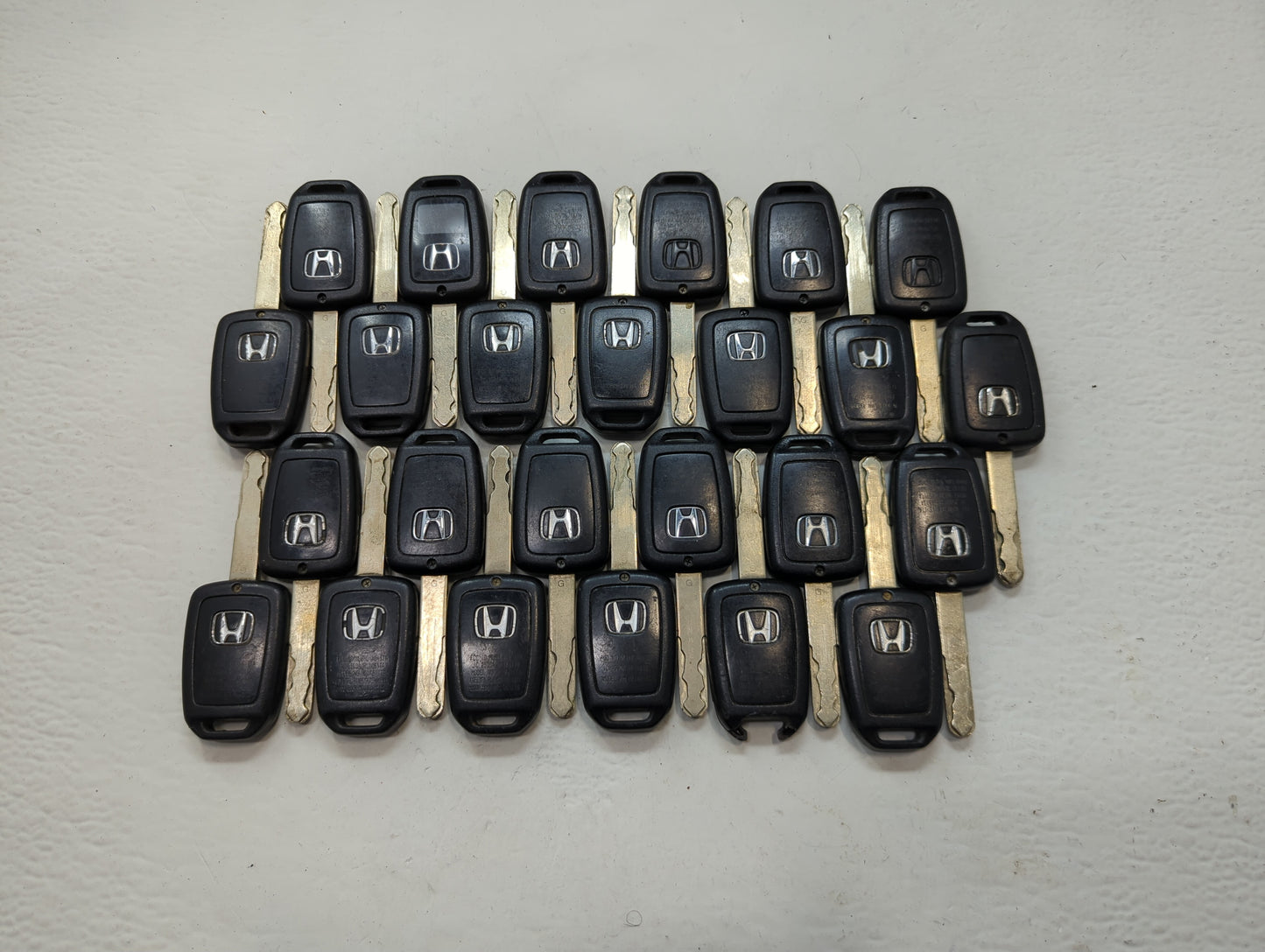 Lot of 25 Honda Keyless Entry Remote Fob MLBHLIK6-1T | MLBHLIK6-1TA - Oemusedautoparts1.com