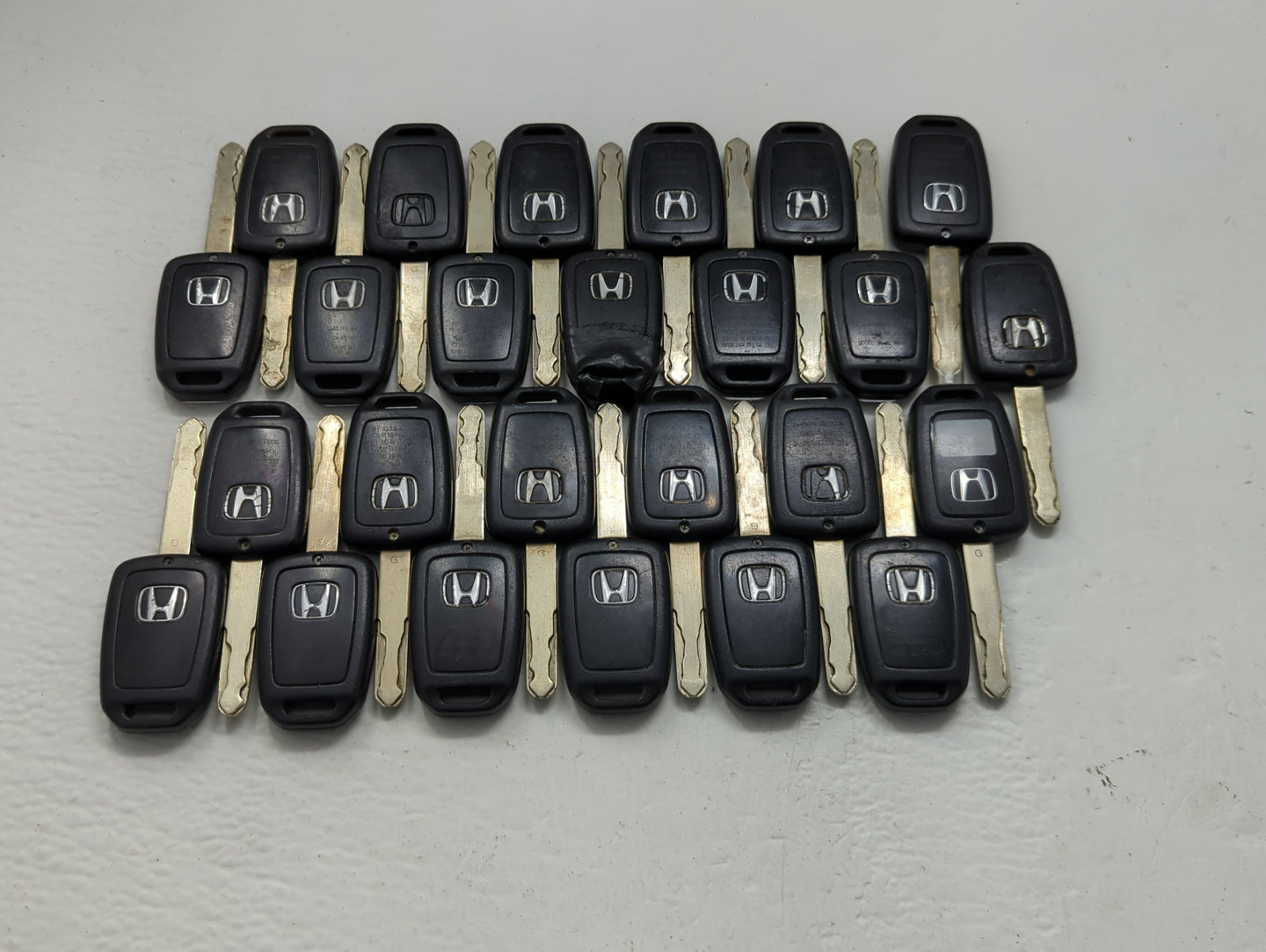 Lot of 25 Honda Keyless Entry Remote Fob MLBHLIK6-1T | MLBHLIK6-1TA - Oemusedautoparts1.com