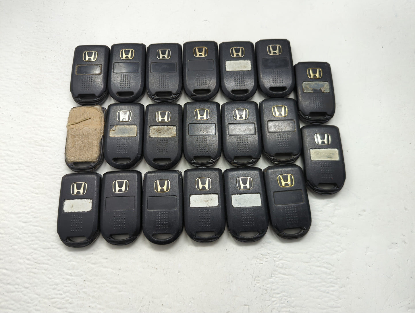 Lot of 20 Honda Keyless Entry Remote Fob MIXED FCC IDS MIXED PART - Oemusedautoparts1.com