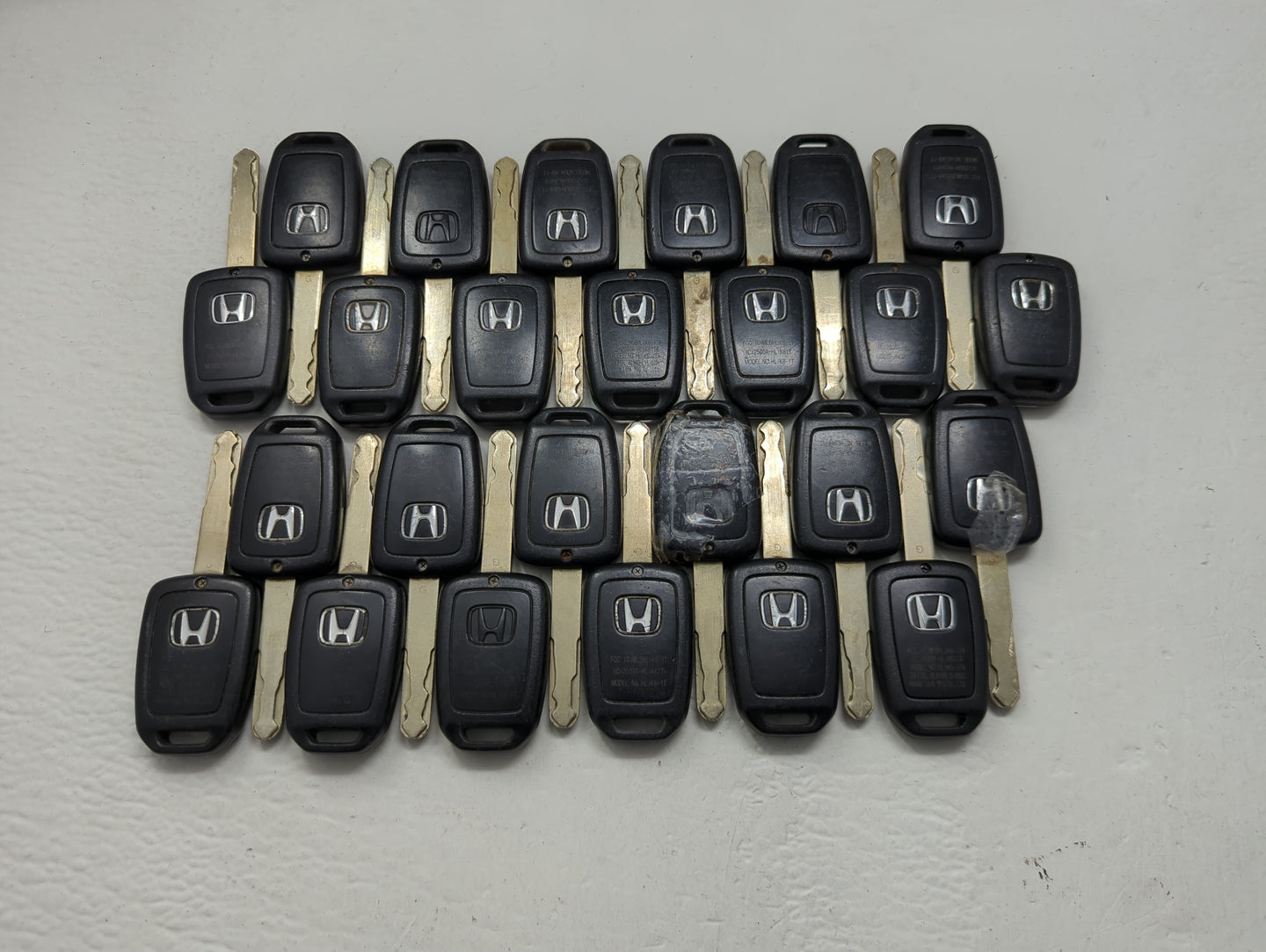 Lot of 25 Honda Keyless Entry Remote Fob MLBHLIK6-1T | MLBHLIK6-1TA - Oemusedautoparts1.com