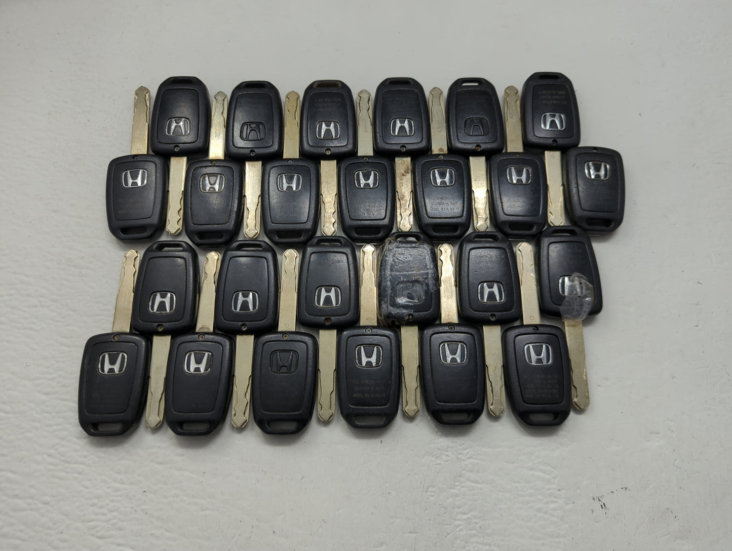 Lot of 25 Honda Keyless Entry Remote Fob MLBHLIK6-1T | MLBHLIK6-1TA - Oemusedautoparts1.com