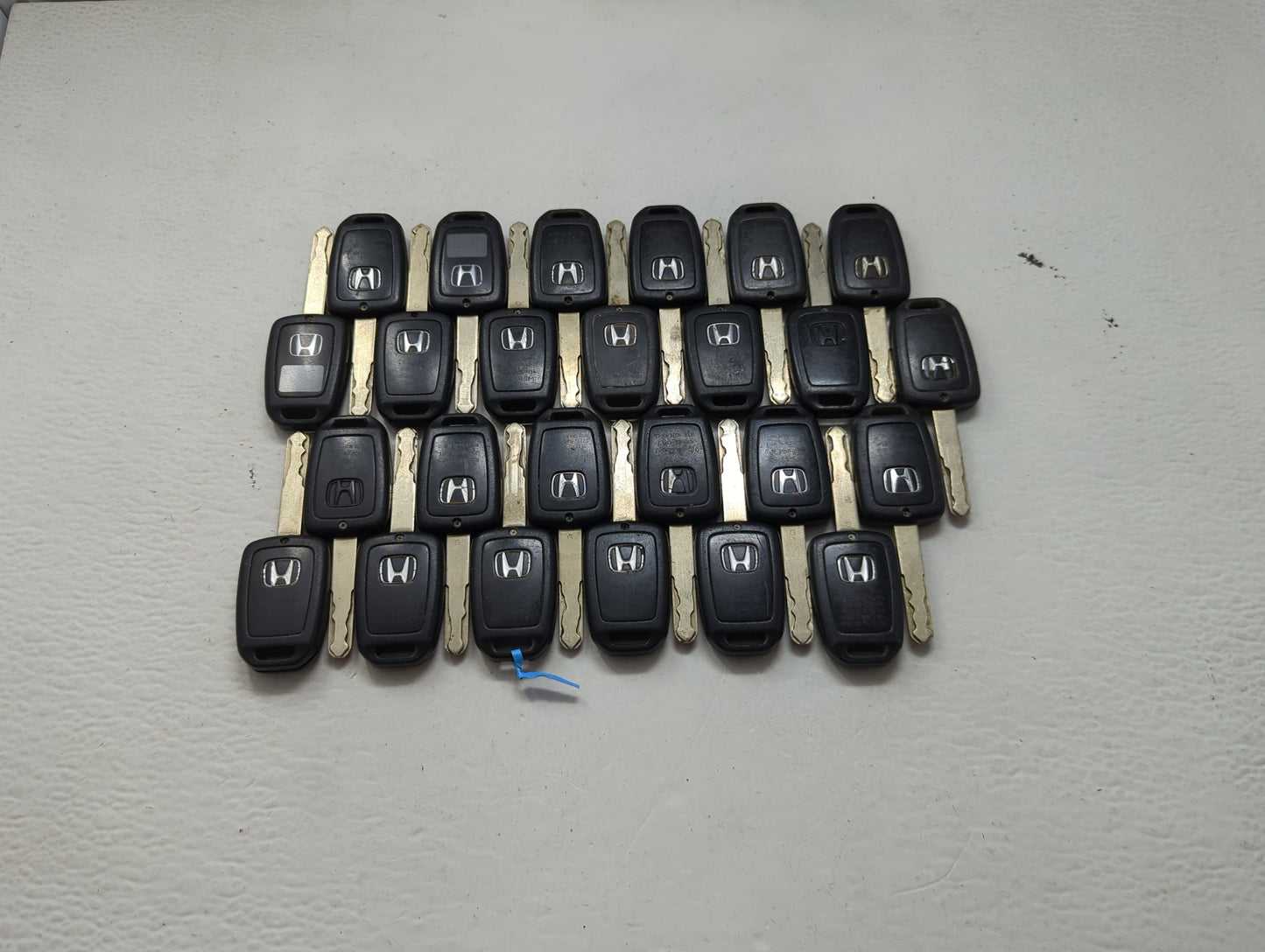 Lot of 25 Honda Keyless Entry Remote Fob MIXED FCC IDS 1476699 - Oemusedautoparts1.com