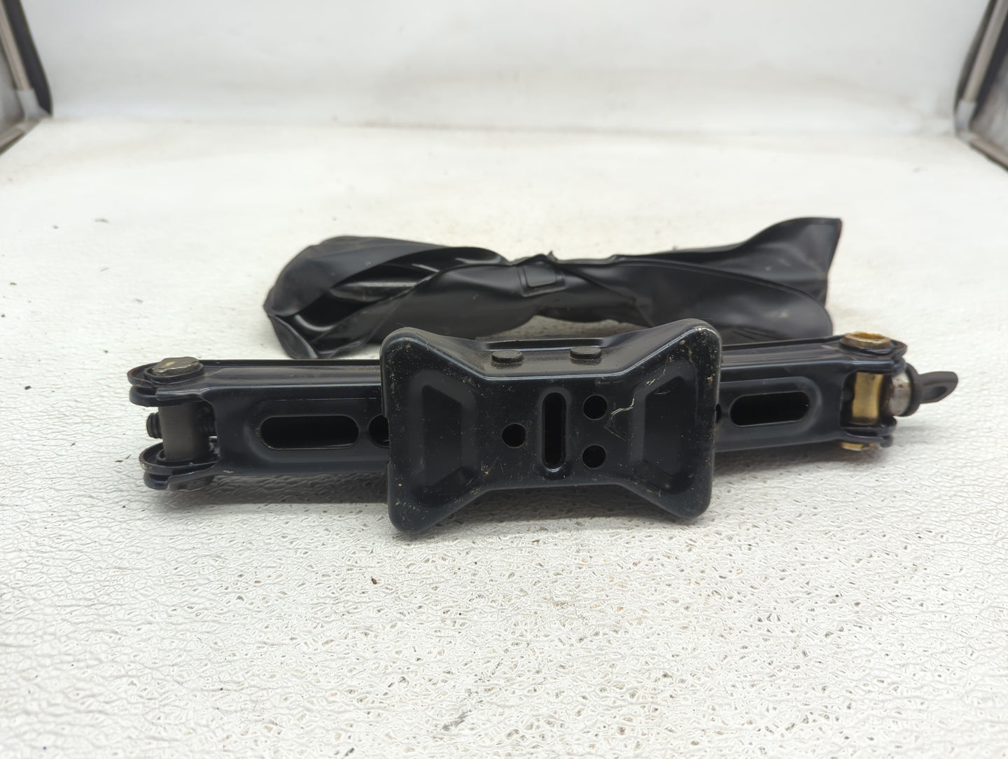 2006 Honda Accord Spare Scissor Car Jack - Oemusedautoparts1.com