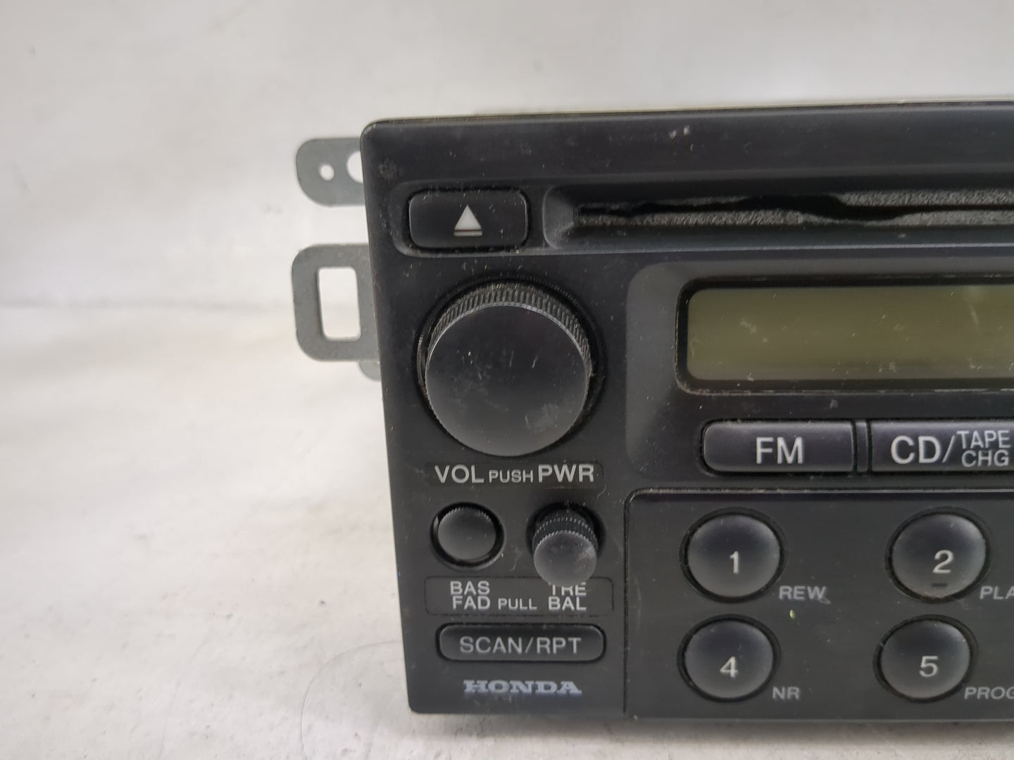 1998-2000 Honda Accord Radio AM FM Cd Player Receiver Replacement Fits Fits 1998 1999 2000 2001 2002 2003 2004 OEM Used Auto
