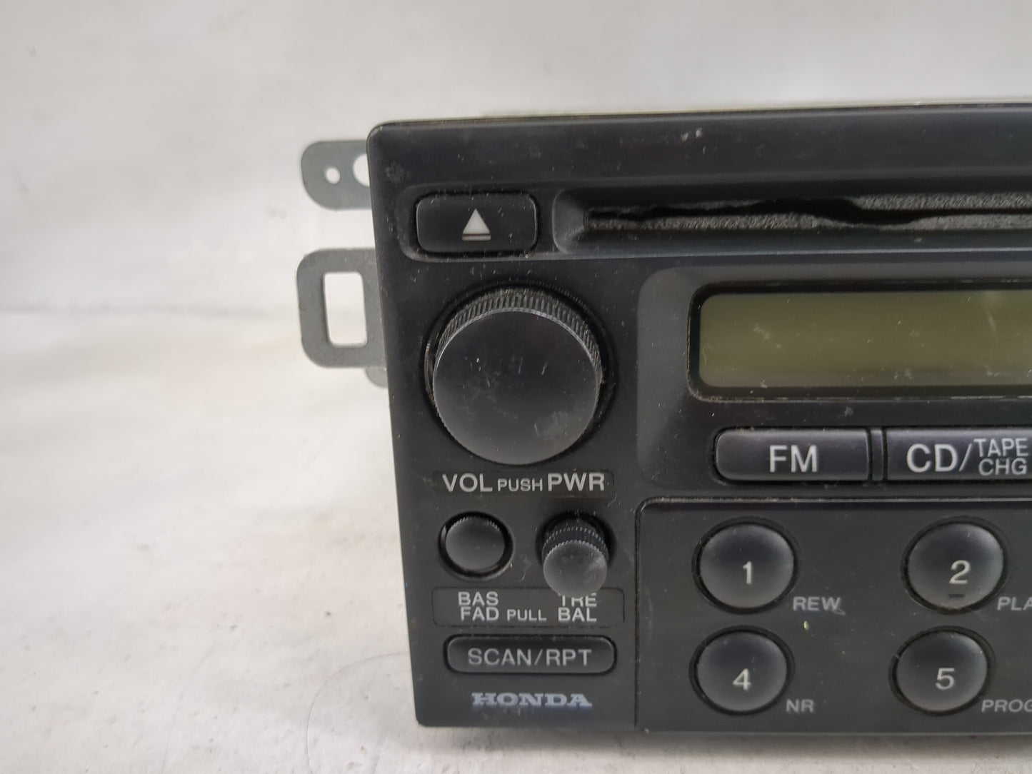 1998-2000 Honda Accord Radio AM FM Cd Player Receiver Replacement Fits Fits 1998 1999 2000 2001 2002 2003 2004 OEM Used Auto