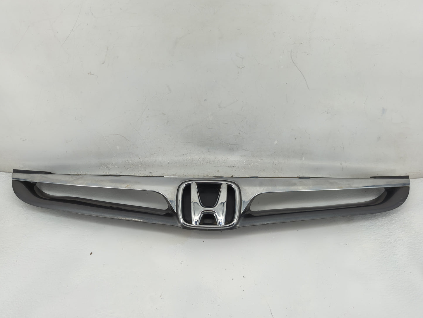 2006-2007 Honda Accord Front Grille Bumper Not Included - Oemusedautoparts1.com