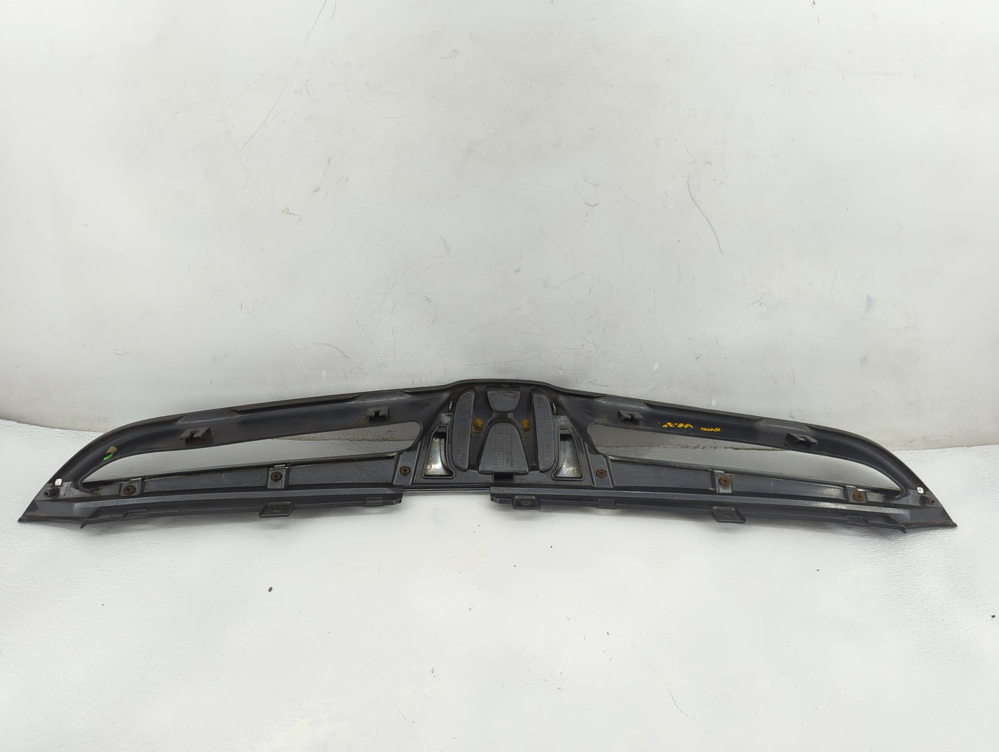 2006-2007 Honda Accord Front Grille Bumper Not Included - Oemusedautoparts1.com