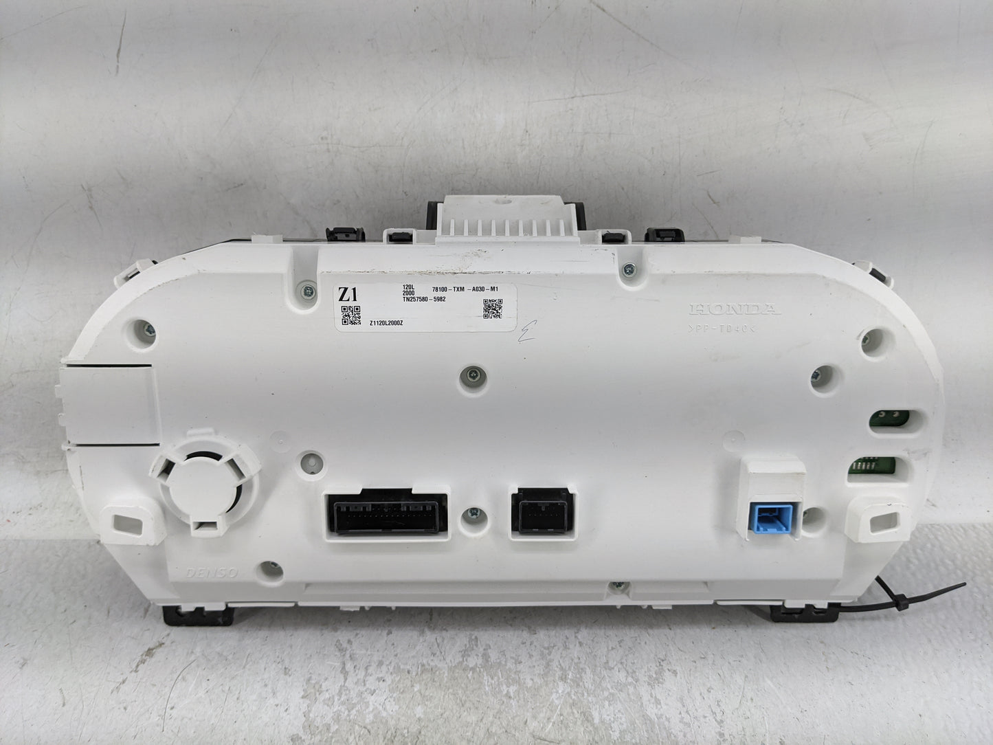 2019-2022 Honda Insigh Instrument Cluster Speedometer Gauges Fits Fits 2019 2020 2021 2022 OEM Used Auto Parts - Oemusedauto