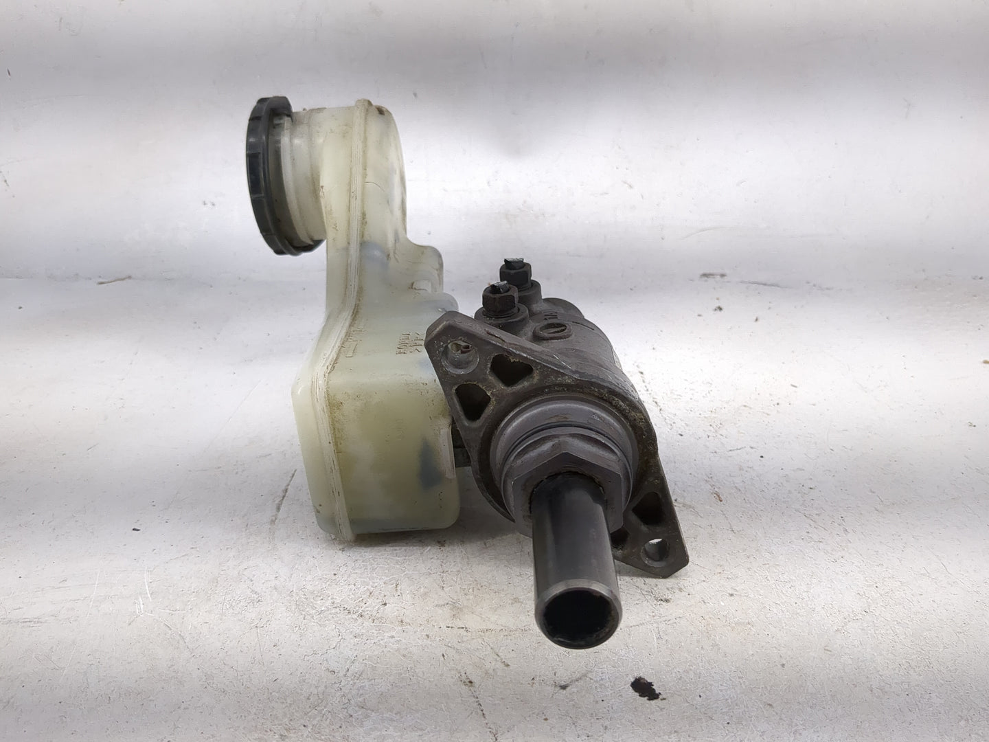2005-2010 Honda Odyssey Brake Master Cylinder 1046494 - Oemusedautoparts1.com
