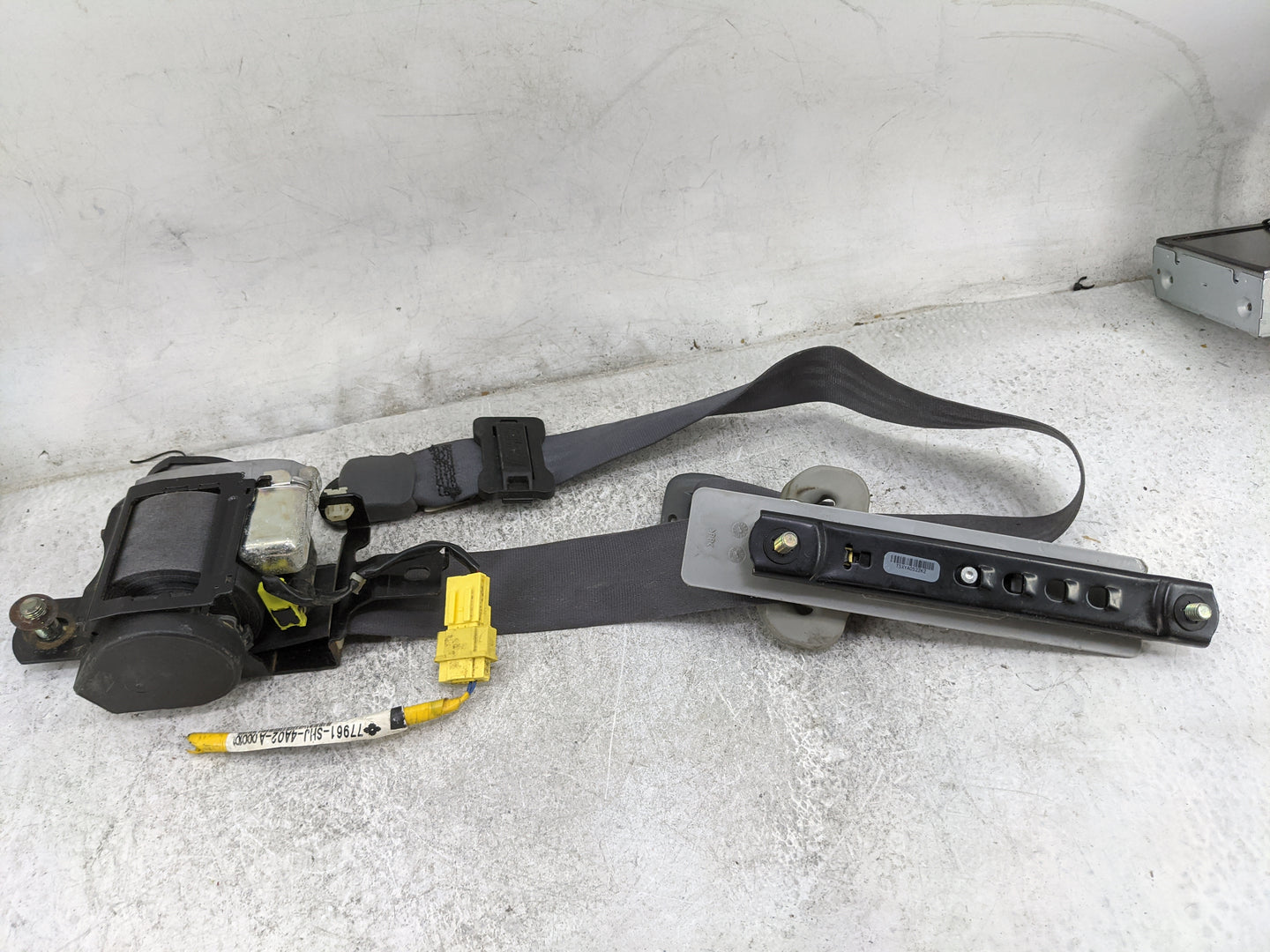 2005-2010 Honda Odyssey Passenger Front Seatbelt Retractor 1046509 - Oemusedautoparts1.com