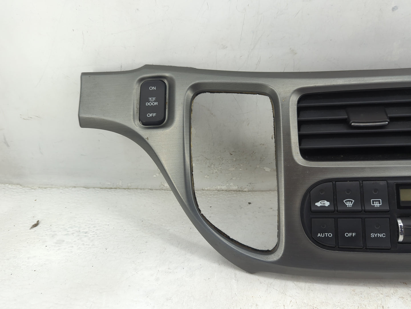 2005-2007 Honda Odyssey Climate Control Module Temperature AC/Heater Replacement Fits Fits 2005 2006 2007 OEM Used Auto Part