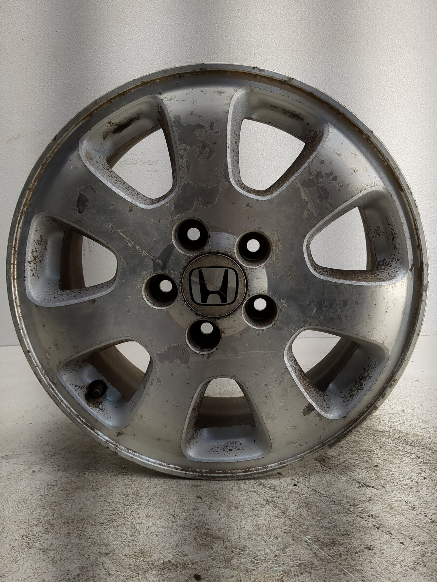 2002-2004 Honda Odyssey Oem Wheel Rim - Oemusedautoparts1.com