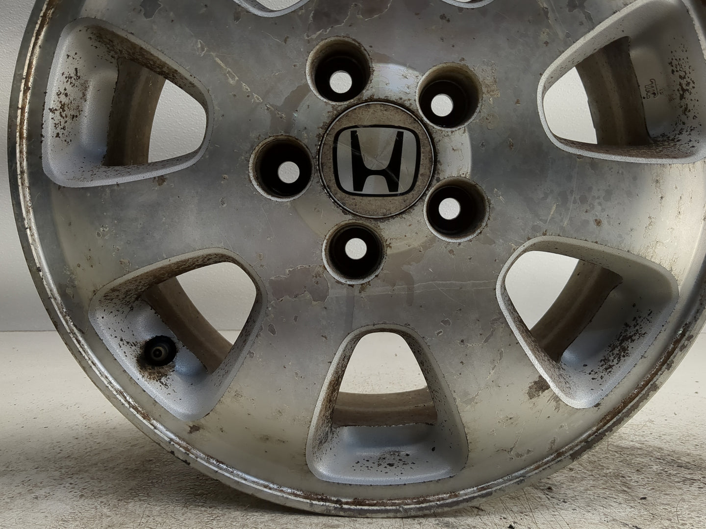 2002-2004 Honda Odyssey Oem Wheel Rim - Oemusedautoparts1.com