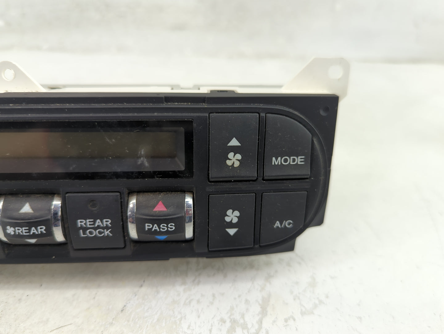 2005-2007 Honda Odyssey Climate Control Module Temperature AC/Heater Replacement Fits Fits 2005 2006 2007 OEM Used Auto Part
