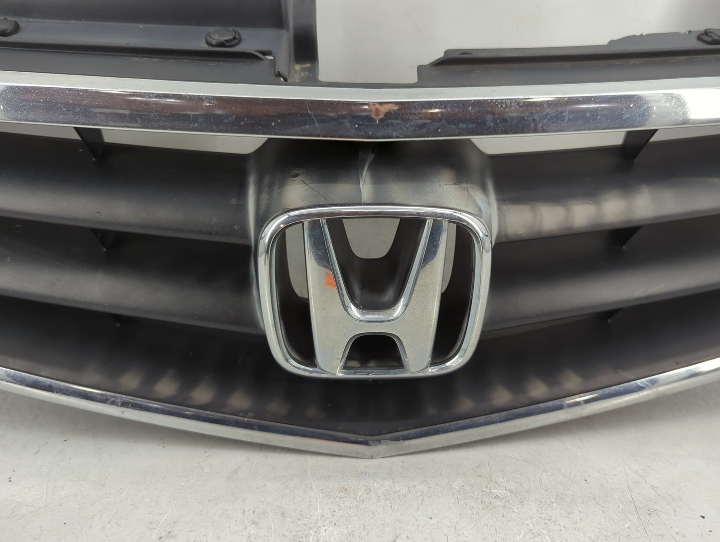 2002-2004 Honda Odyssey Front Bumper Grille Cover - Oemusedautoparts1.com