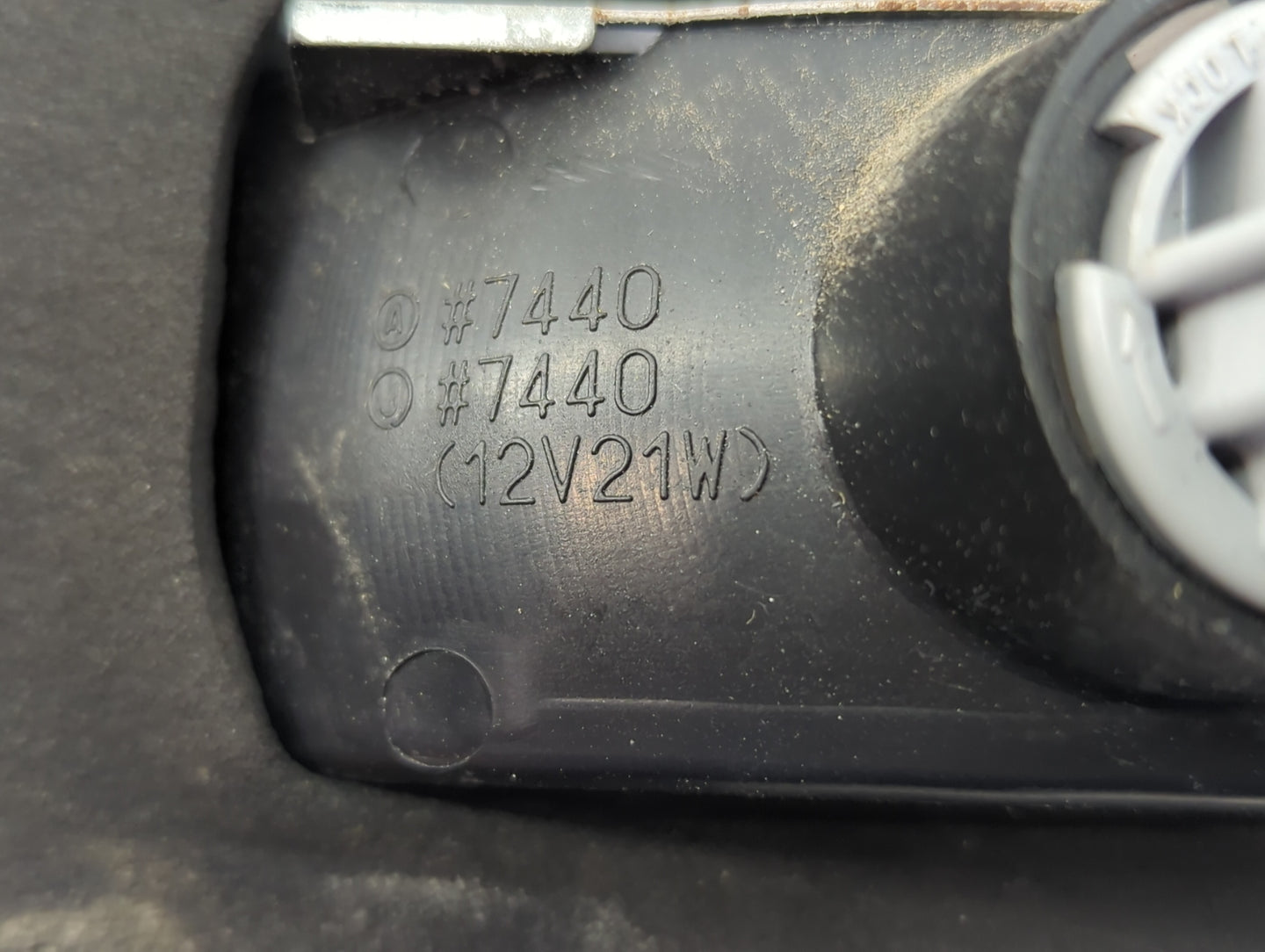 2002-2004 Honda Odyssey Passenger Right Side Deck Lid Mounted Tail Light - Oemusedautoparts1.com
