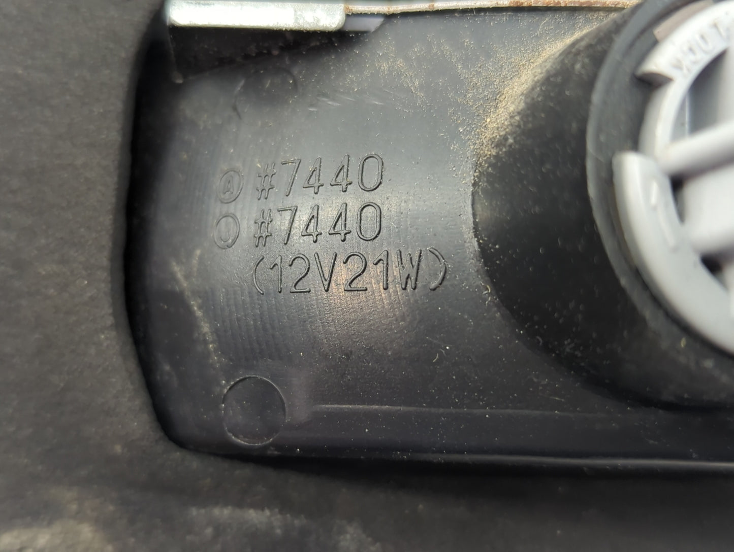 2002-2004 Honda Odyssey Passenger Right Side Deck Lid Mounted Tail Light - Oemusedautoparts1.com