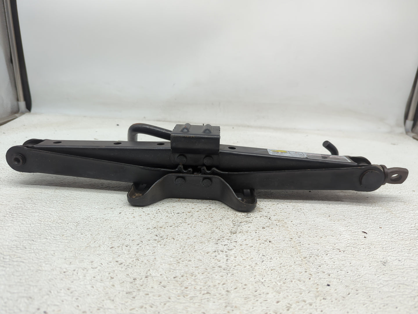 2007 Honda Pilot Spare Scissor Car Jack - Oemusedautoparts1.com