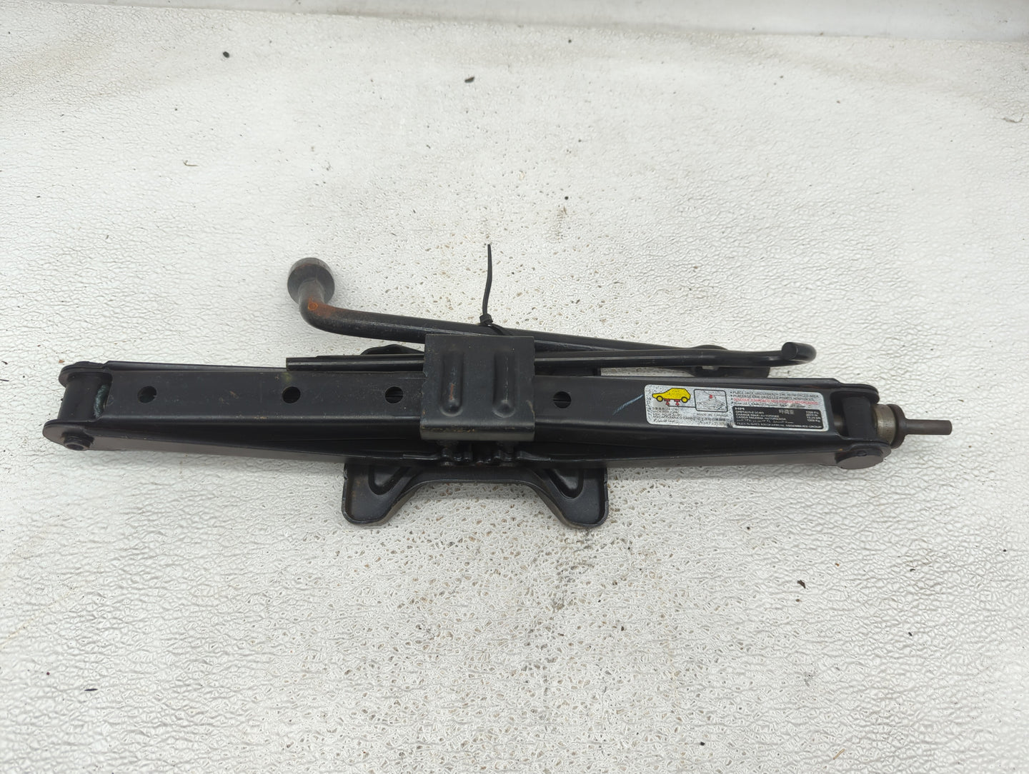 2007 Honda Pilot Spare Scissor Car Jack - Oemusedautoparts1.com