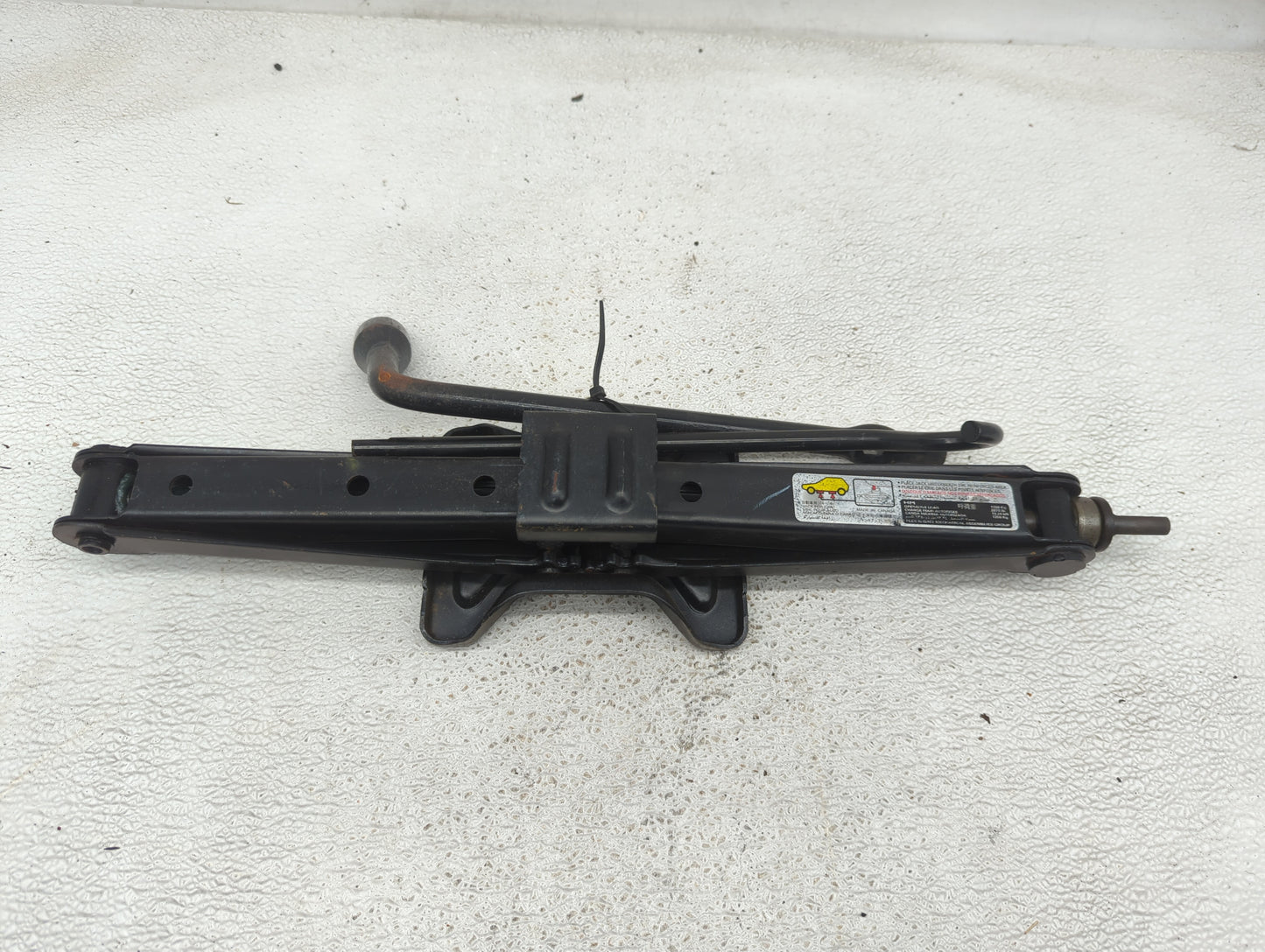 2007 Honda Pilot Spare Scissor Car Jack - Oemusedautoparts1.com