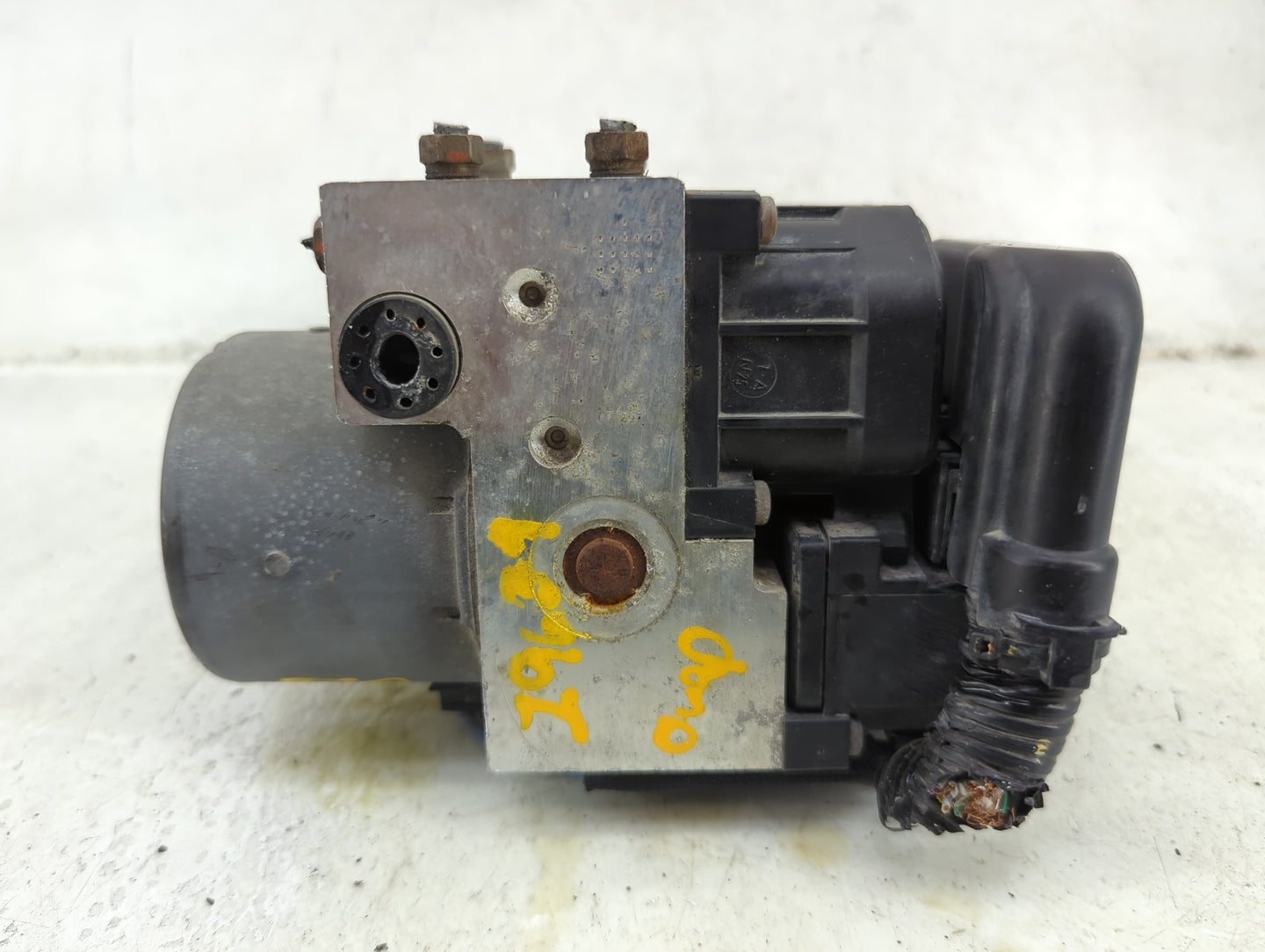 2003-2005 Honda Pilot ABS Pump Control Module Replacement Fits Fits 2003 2004 2005 OEM Used Auto Parts - Oemusedautoparts1.c