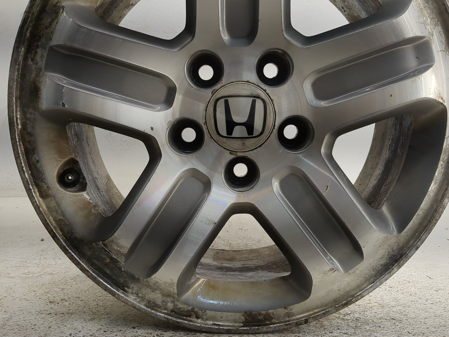 2005-2005 Honda Pilot Oem Wheel Rim 1377946 - Oemusedautoparts1.com