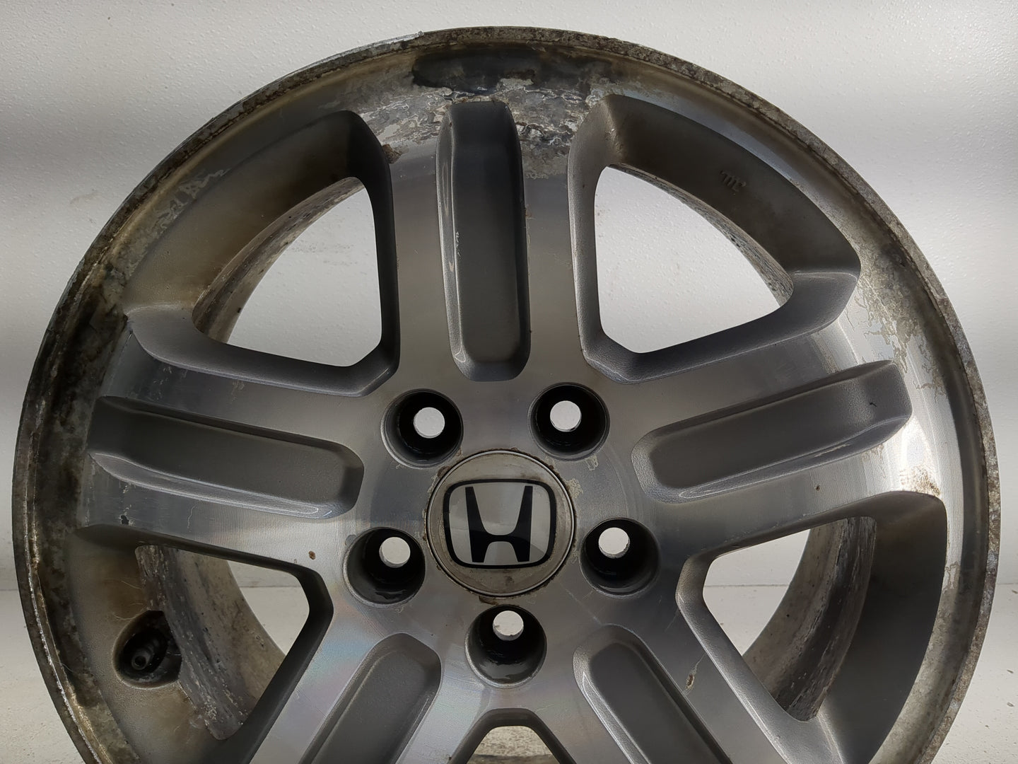 2005-2005 Honda Pilot Oem Wheel Rim 1377946 - Oemusedautoparts1.com