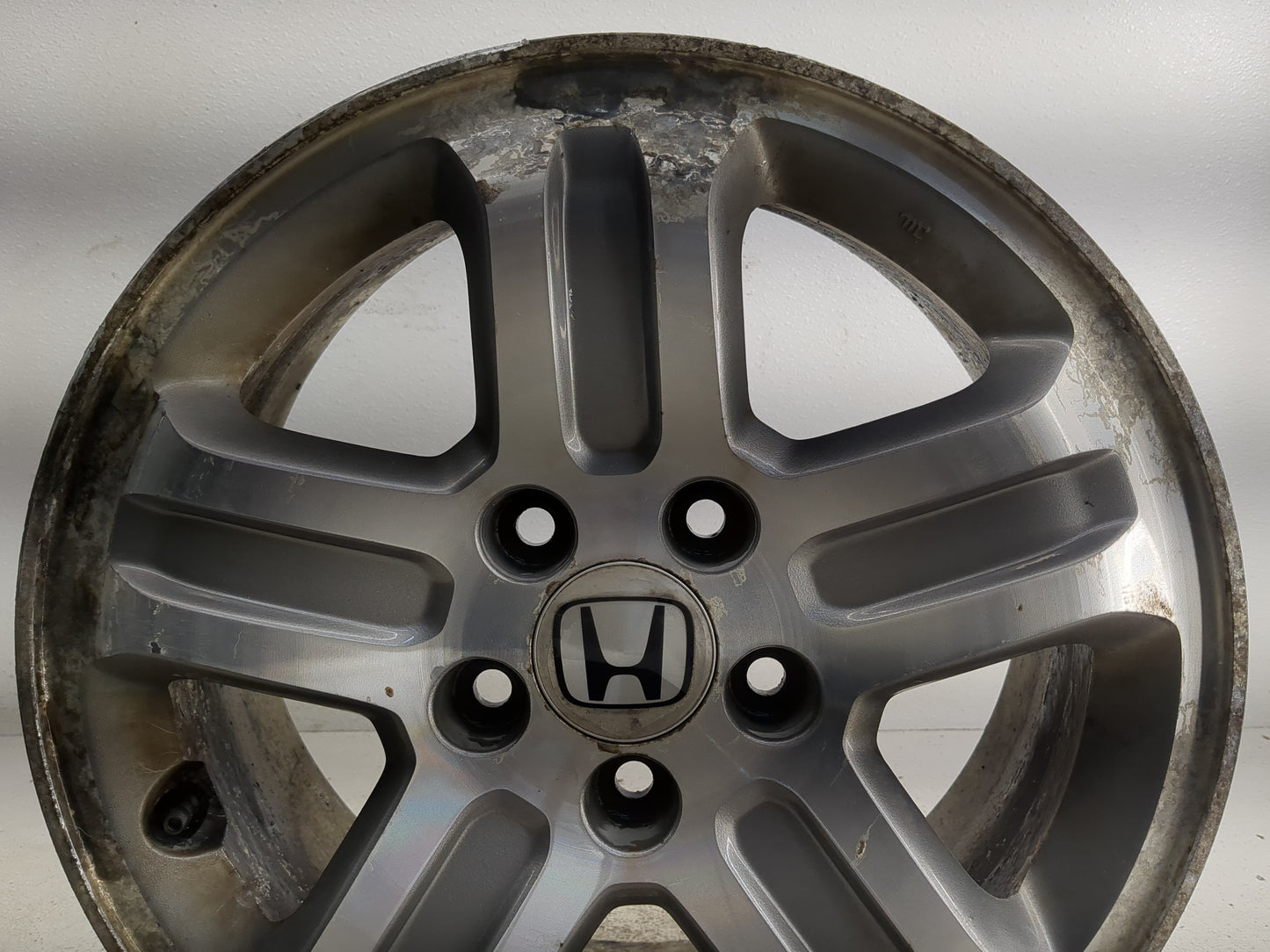 2005-2005 Honda Pilot Oem Wheel Rim 1377946 - Oemusedautoparts1.com