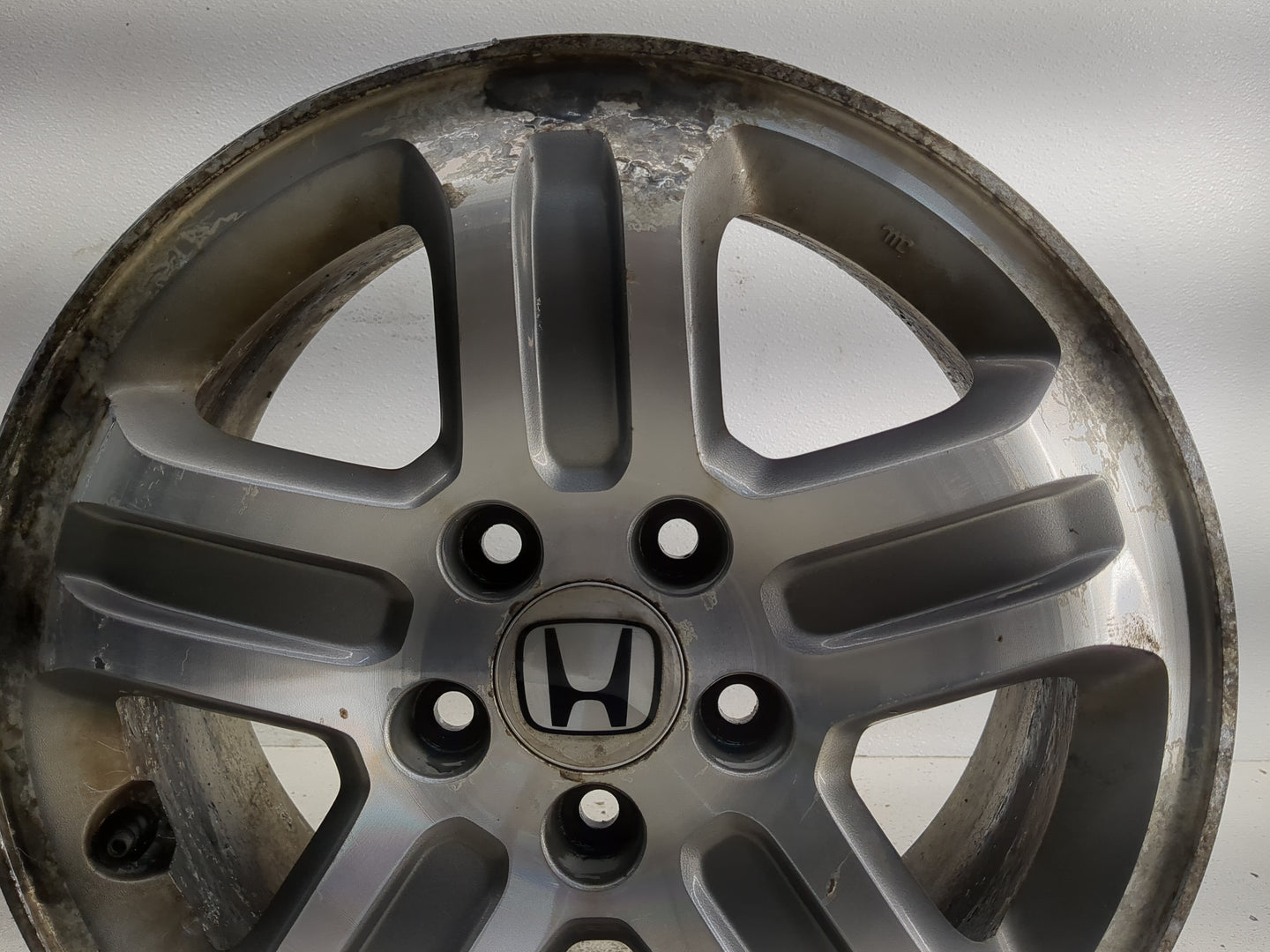2005-2005 Honda Pilot Oem Wheel Rim 1377946 - Oemusedautoparts1.com