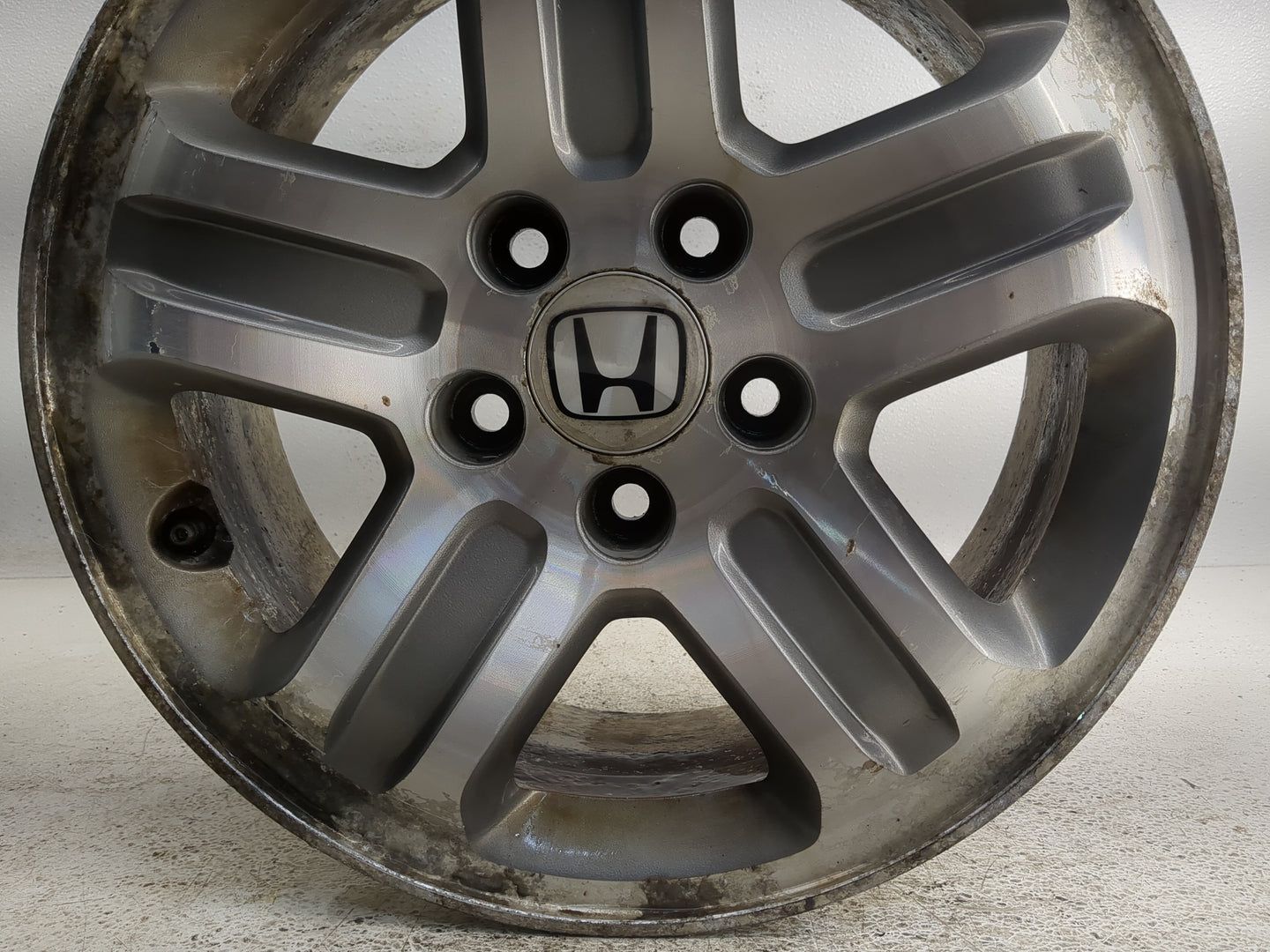 2005-2005 Honda Pilot Oem Wheel Rim 1377946 - Oemusedautoparts1.com