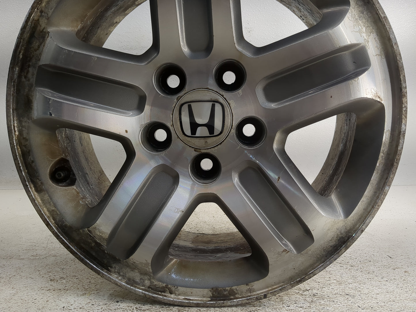 2005-2005 Honda Pilot Oem Wheel Rim 1377946 - Oemusedautoparts1.com