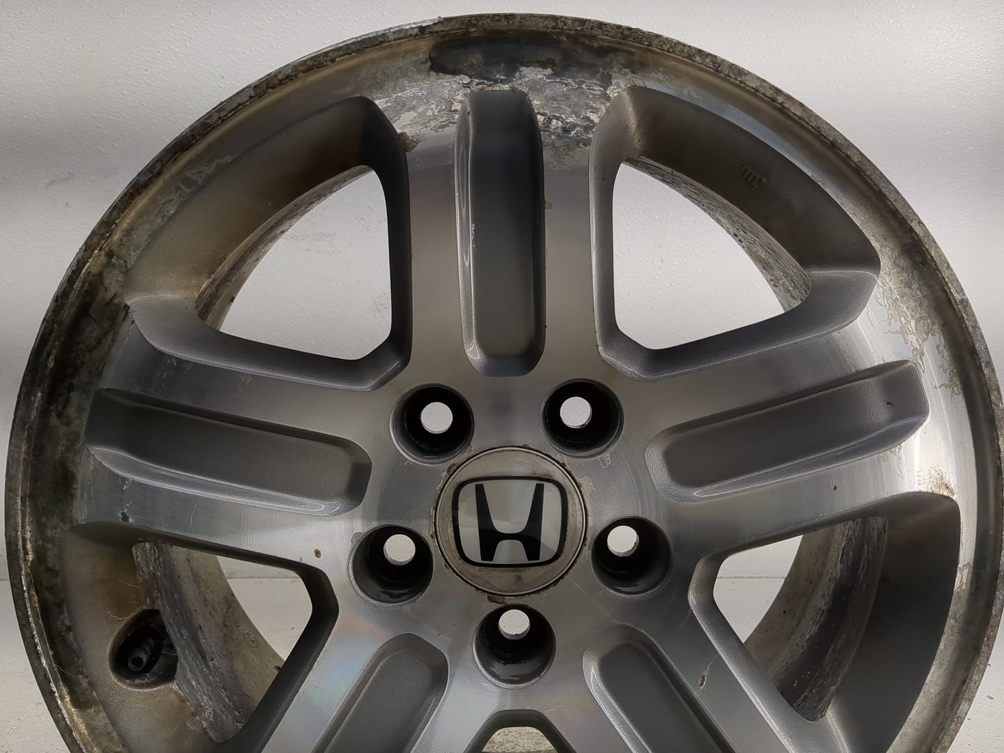 2005-2005 Honda Pilot Oem Wheel Rim 1377946 - Oemusedautoparts1.com