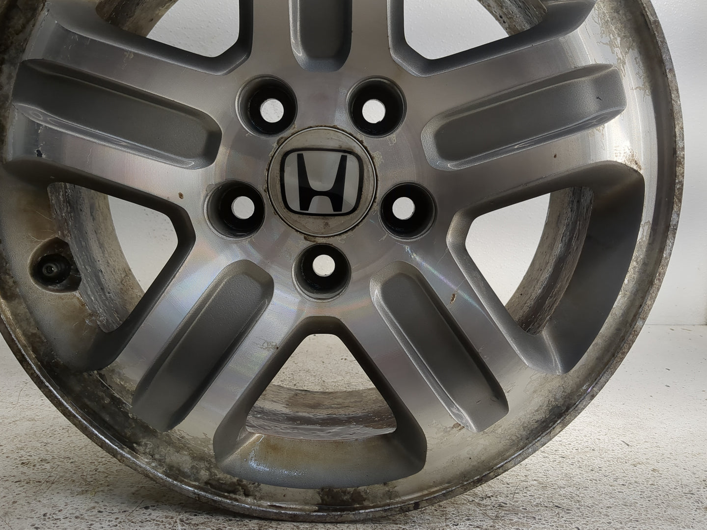 2005-2005 Honda Pilot Oem Wheel Rim 1377946 - Oemusedautoparts1.com