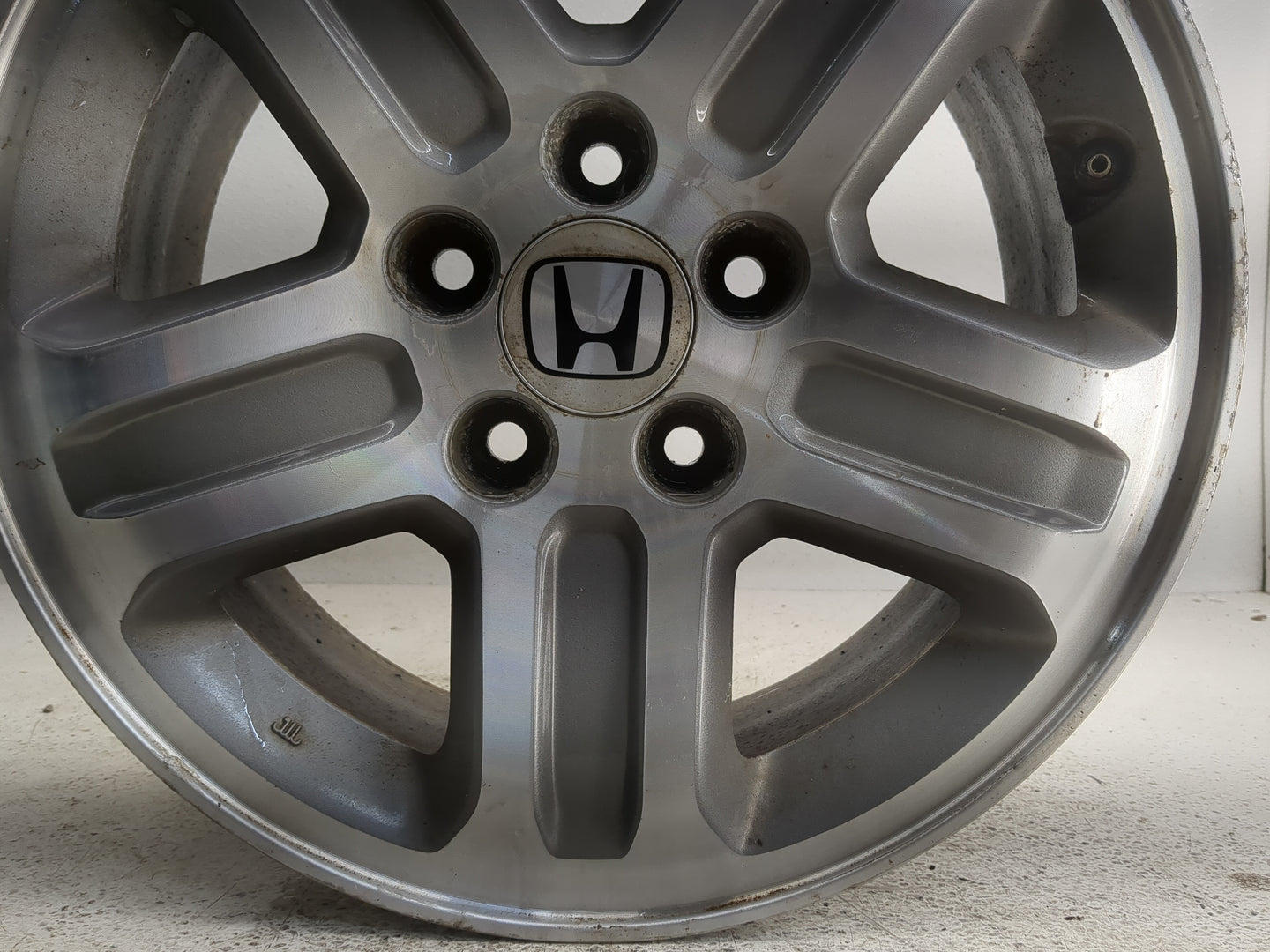 2005-2005 Honda Pilot Oem Wheel Rim 1381892 - Oemusedautoparts1.com