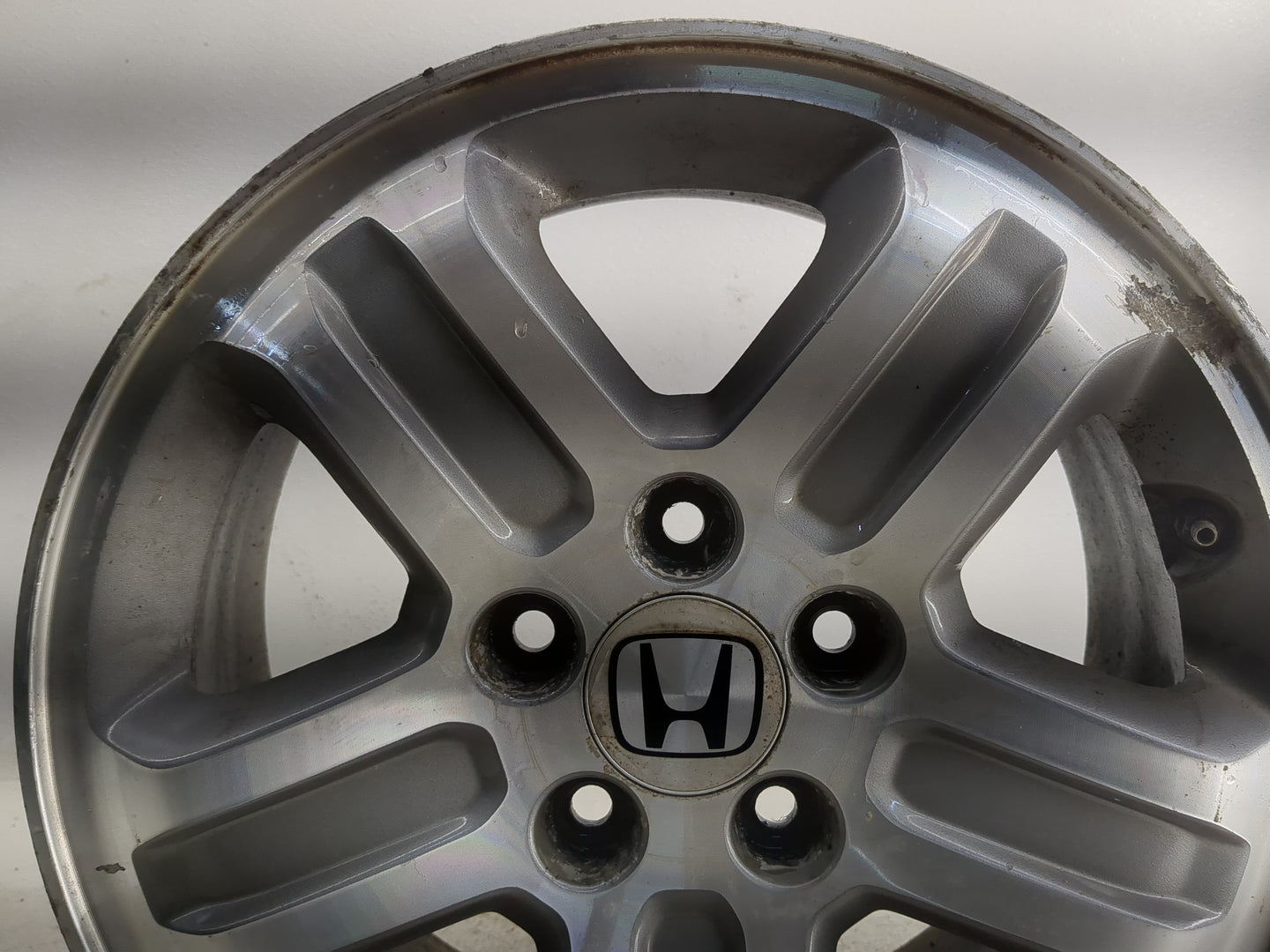 2005-2005 Honda Pilot Oem Wheel Rim 1381892 - Oemusedautoparts1.com