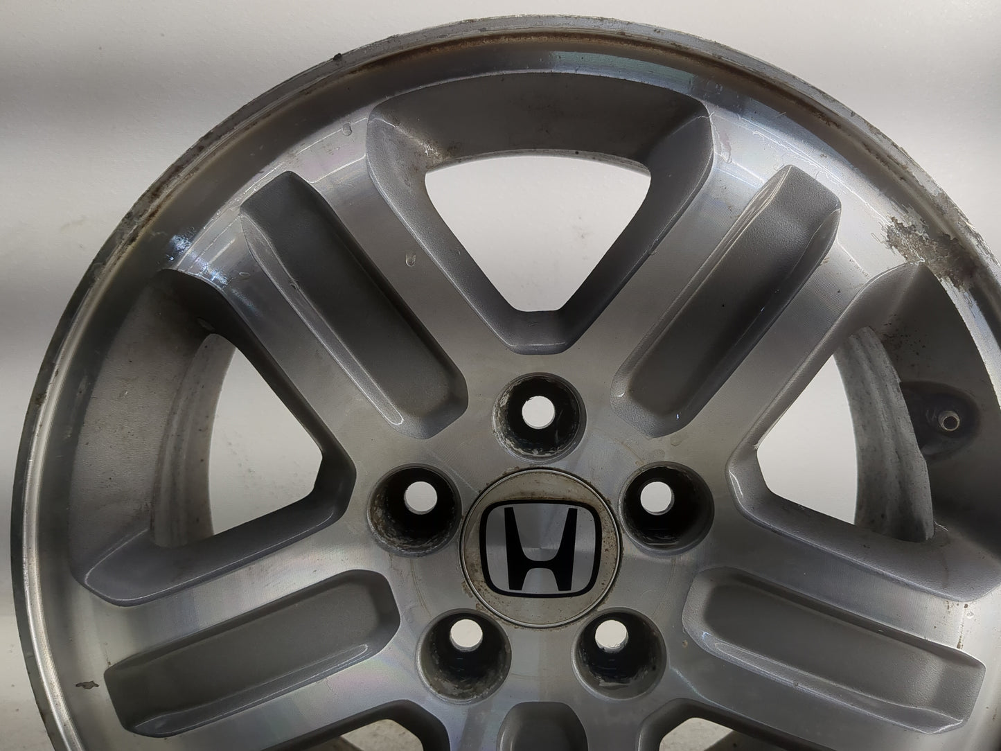2005-2005 Honda Pilot Oem Wheel Rim 1381892 - Oemusedautoparts1.com