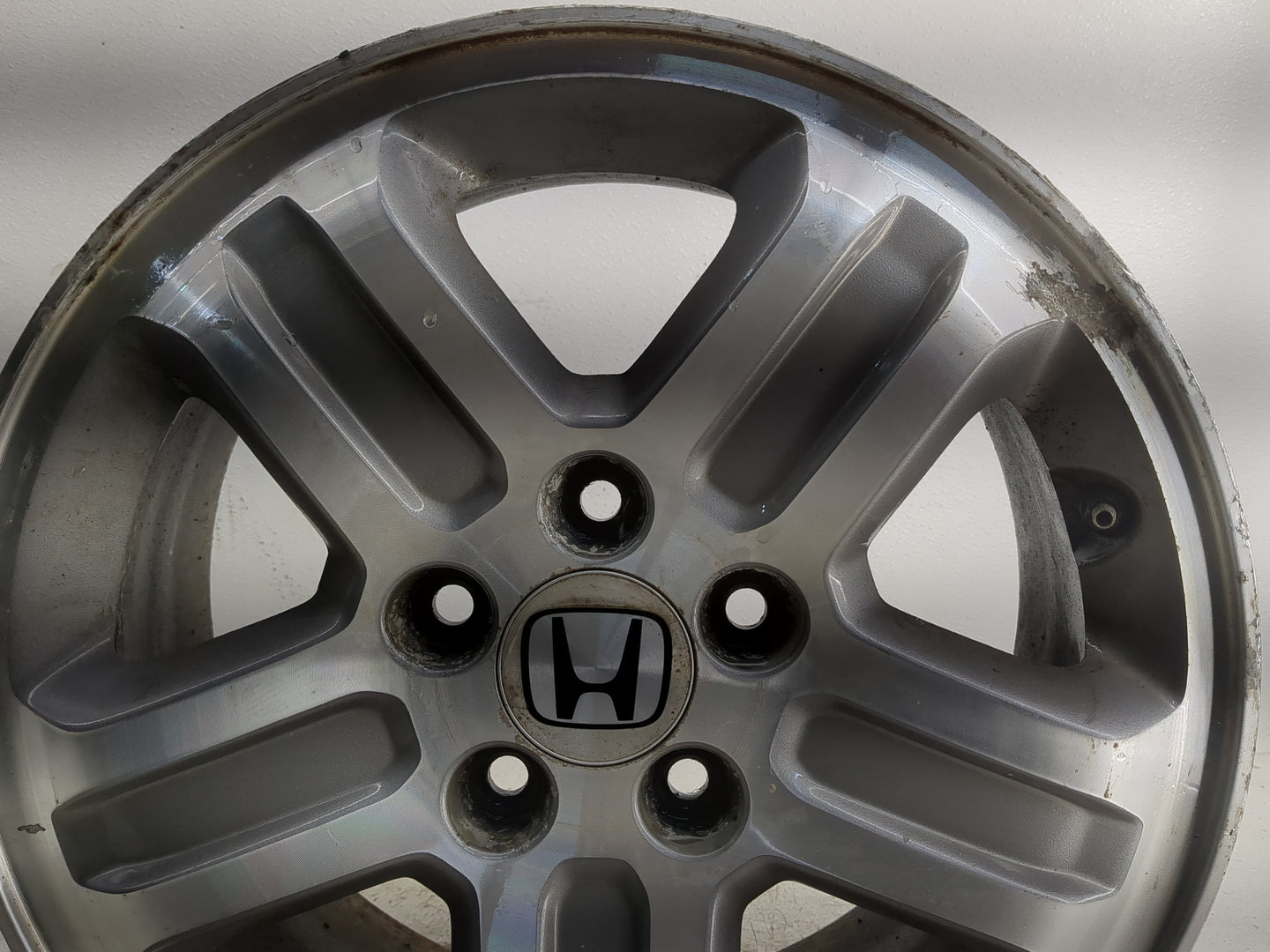 2005-2005 Honda Pilot Oem Wheel Rim 1381892 - Oemusedautoparts1.com