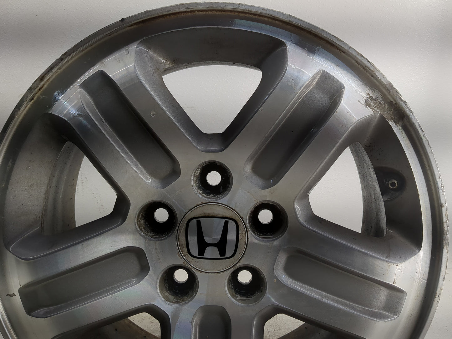 2005-2005 Honda Pilot Oem Wheel Rim 1381892 - Oemusedautoparts1.com