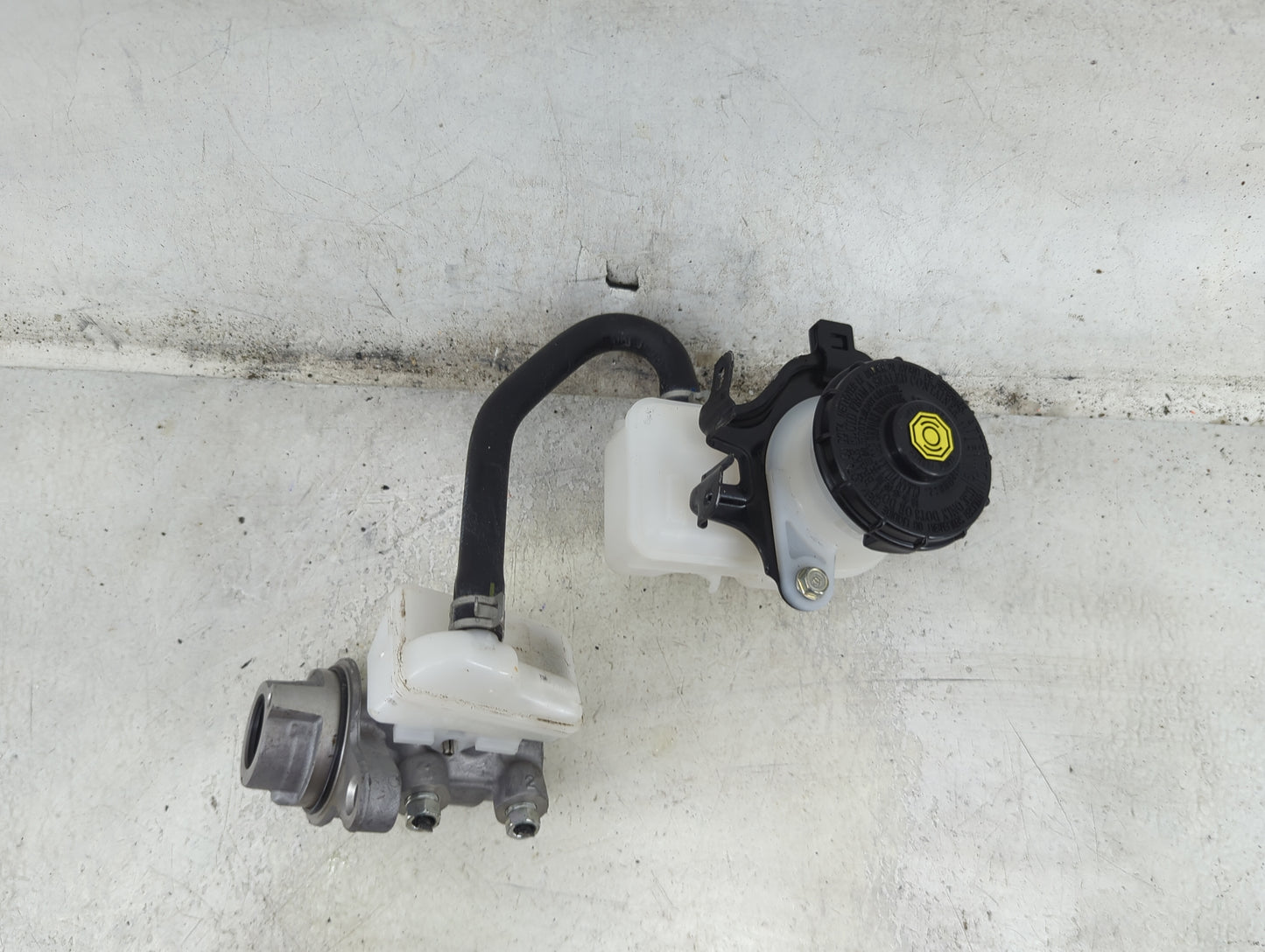 Honda Pilot Brake Master Cylinder 1492224 - Oemusedautoparts1.com