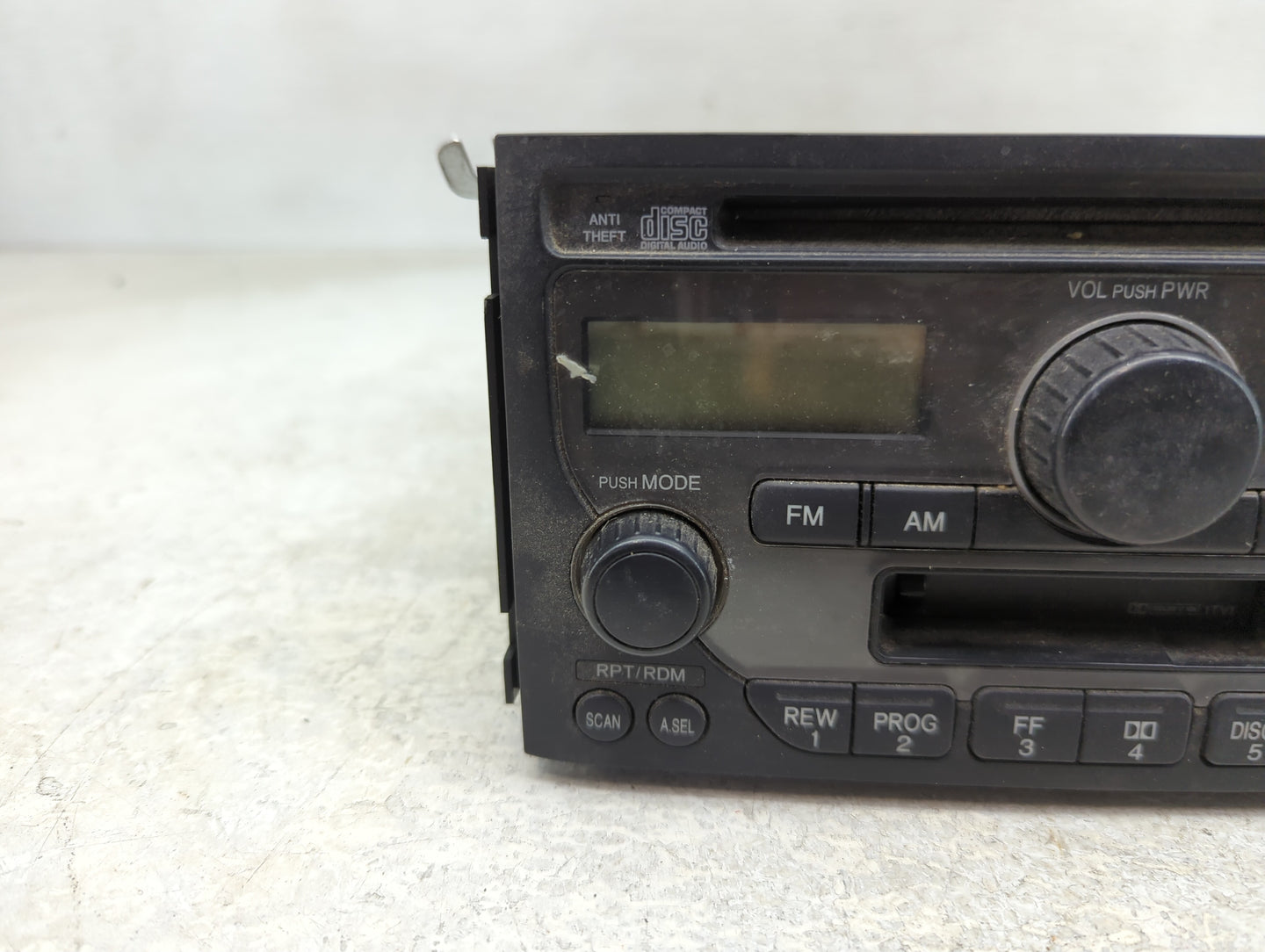 2003-2005 Honda Pilot Radio AM FM Cd Player Receiver Replacement Fits Fits 2003 2004 2005 OEM Used Auto Parts - Oemusedautop