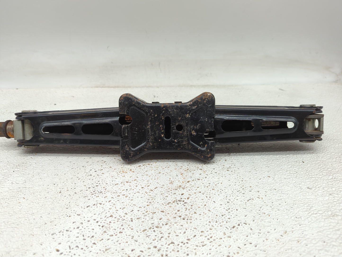 2006 Honda Ridgeline Spare Scissor Car Jack 924598 - Oemusedautoparts1.com