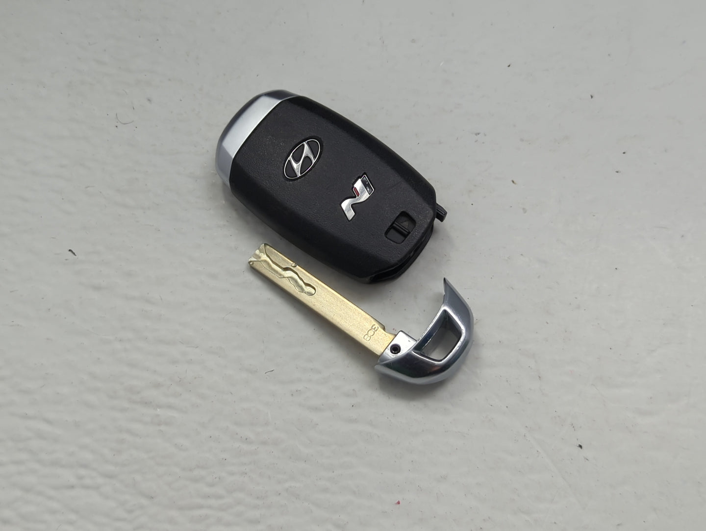 Hyundai Keyless Entry Remote Fob SYEC3FOB1908 SYEC3FOB1908 5 buttons - Oemusedautoparts1.com